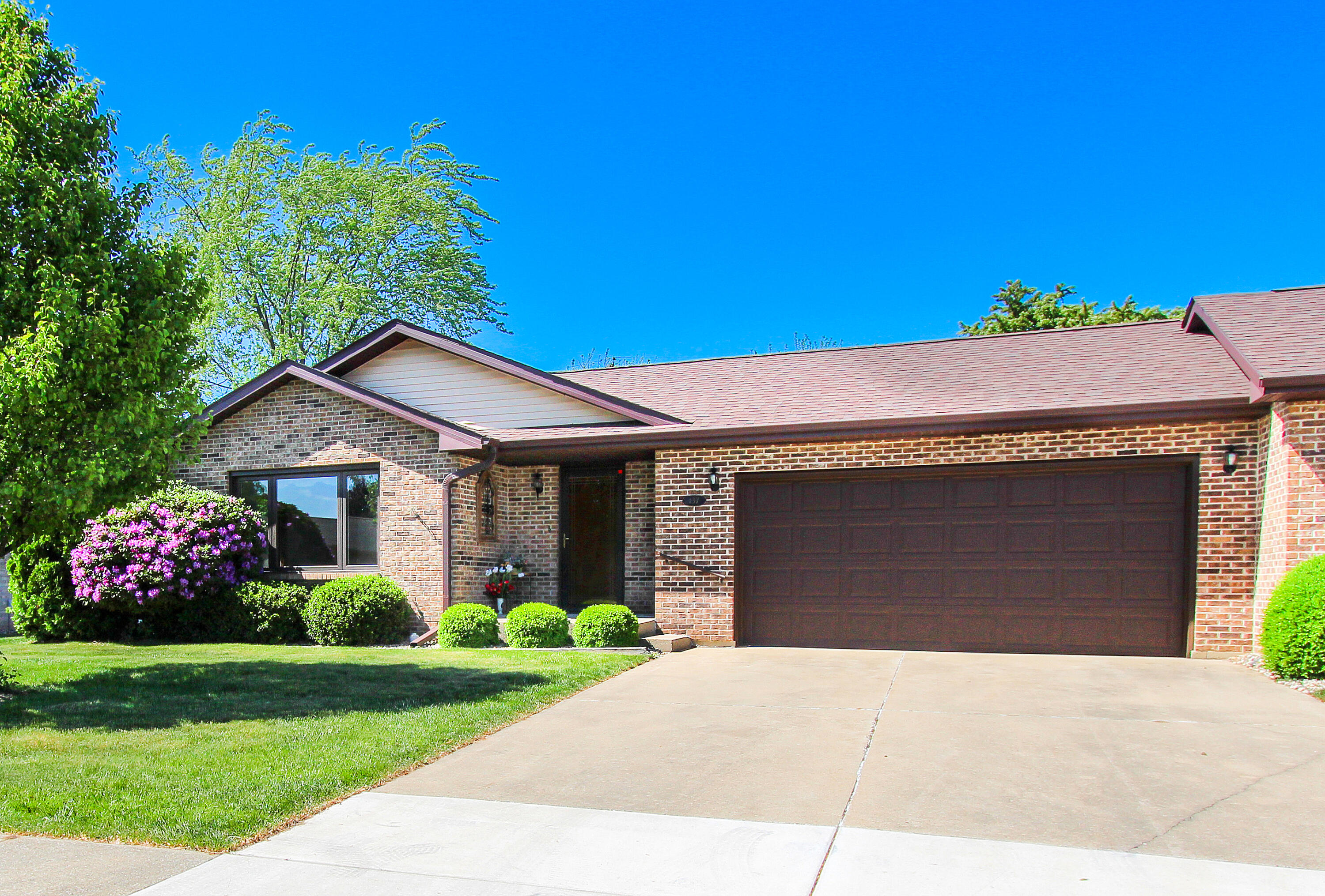 137 Regency Parkway Property Photo 1