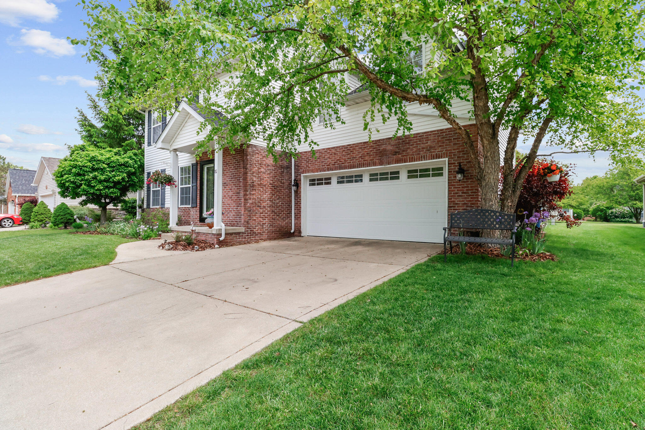 81 Hawick Drive Property Photo 2