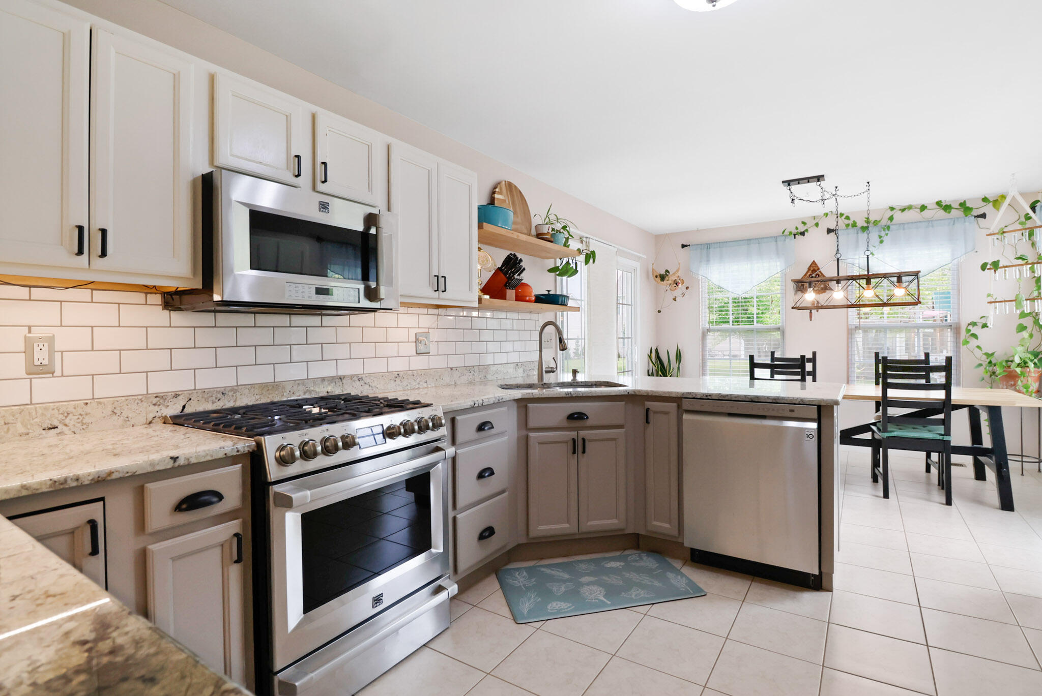 81 Hawick Drive Property Photo 8