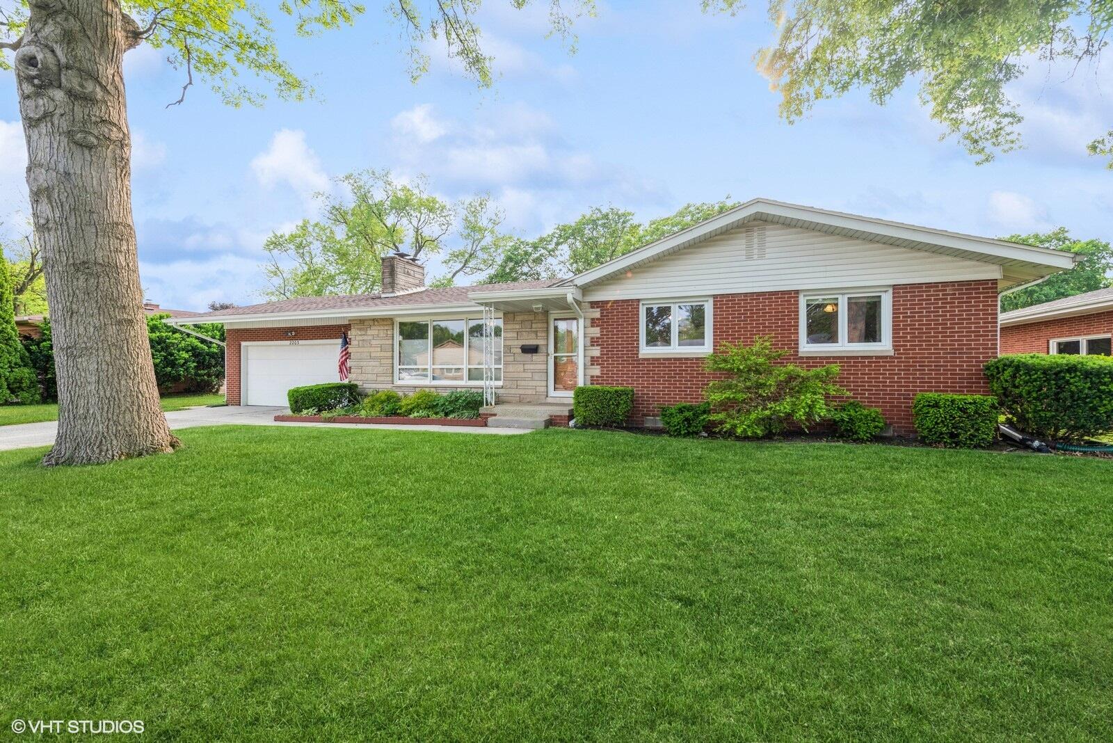 2203 Linden Drive Property Photo 1
