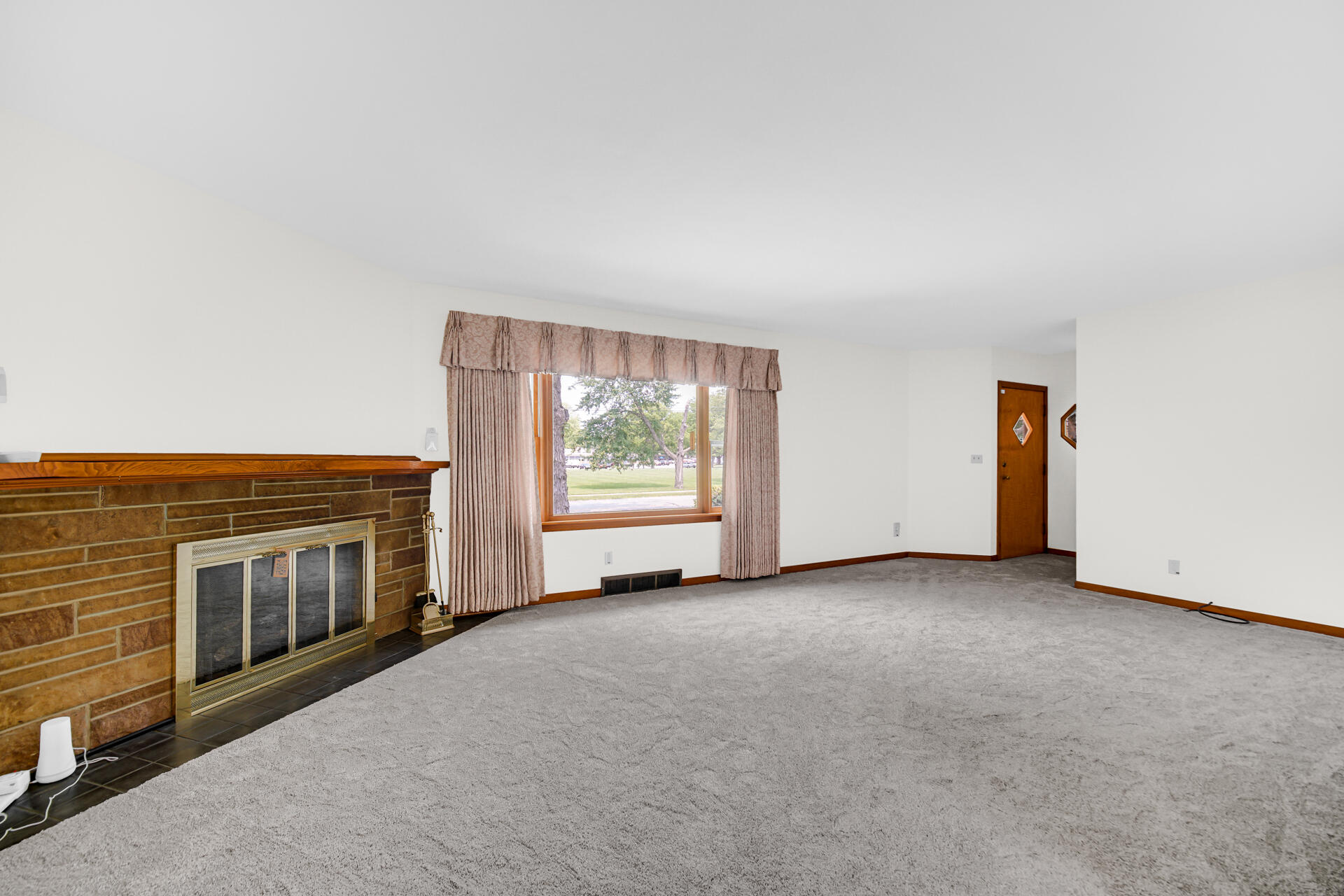 611 W Porter Avenue Property Photo 3
