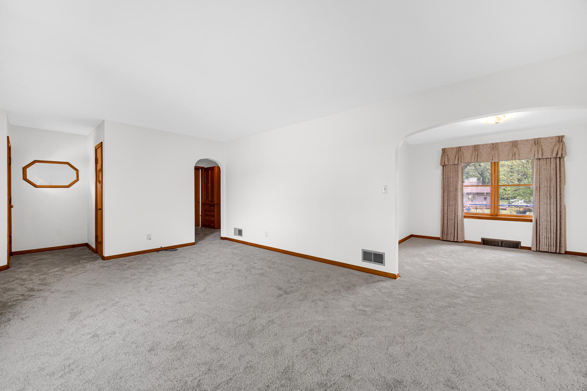 611 W Porter Avenue Property Photo 4