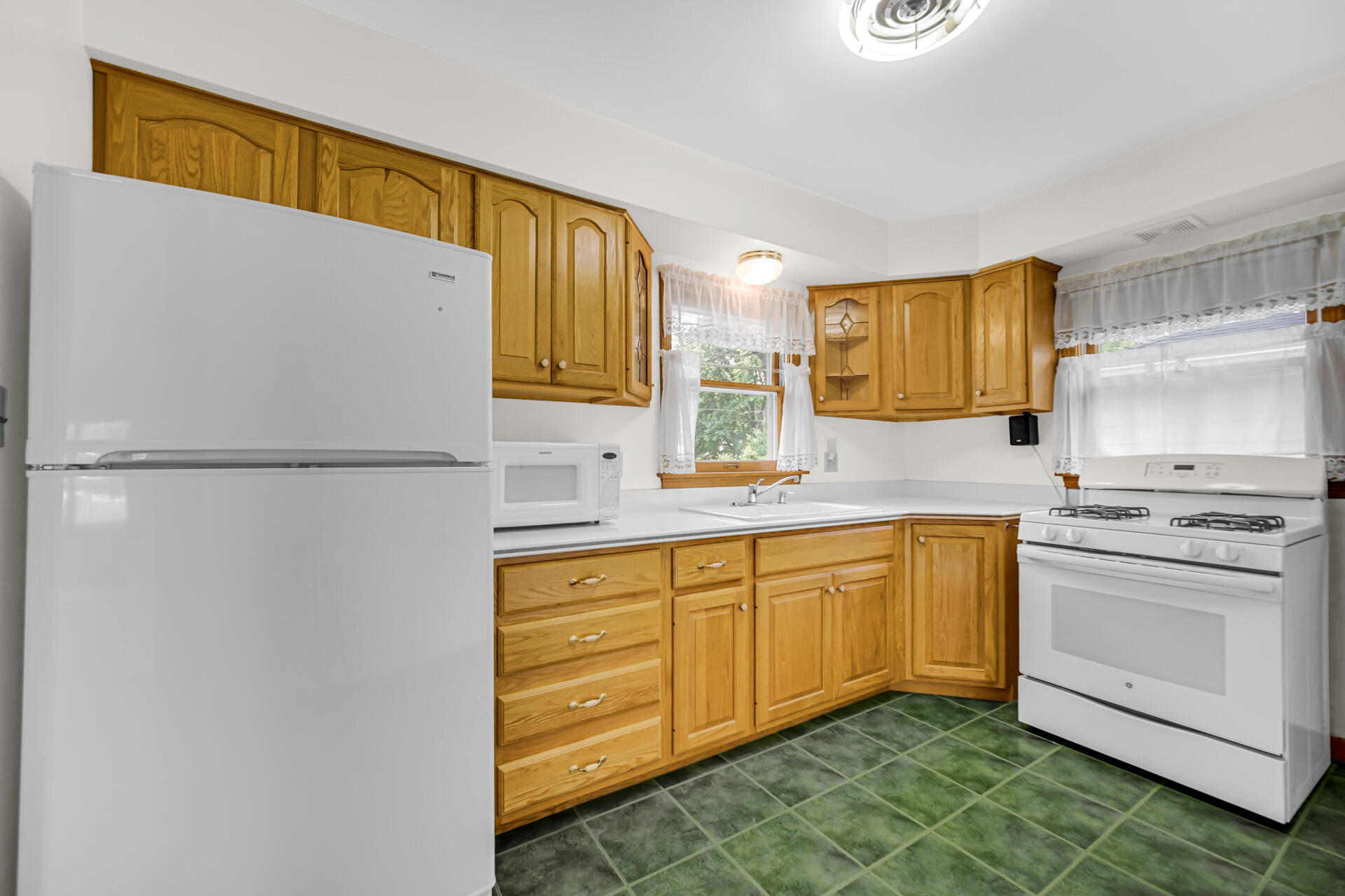 611 W Porter Avenue Property Photo 8