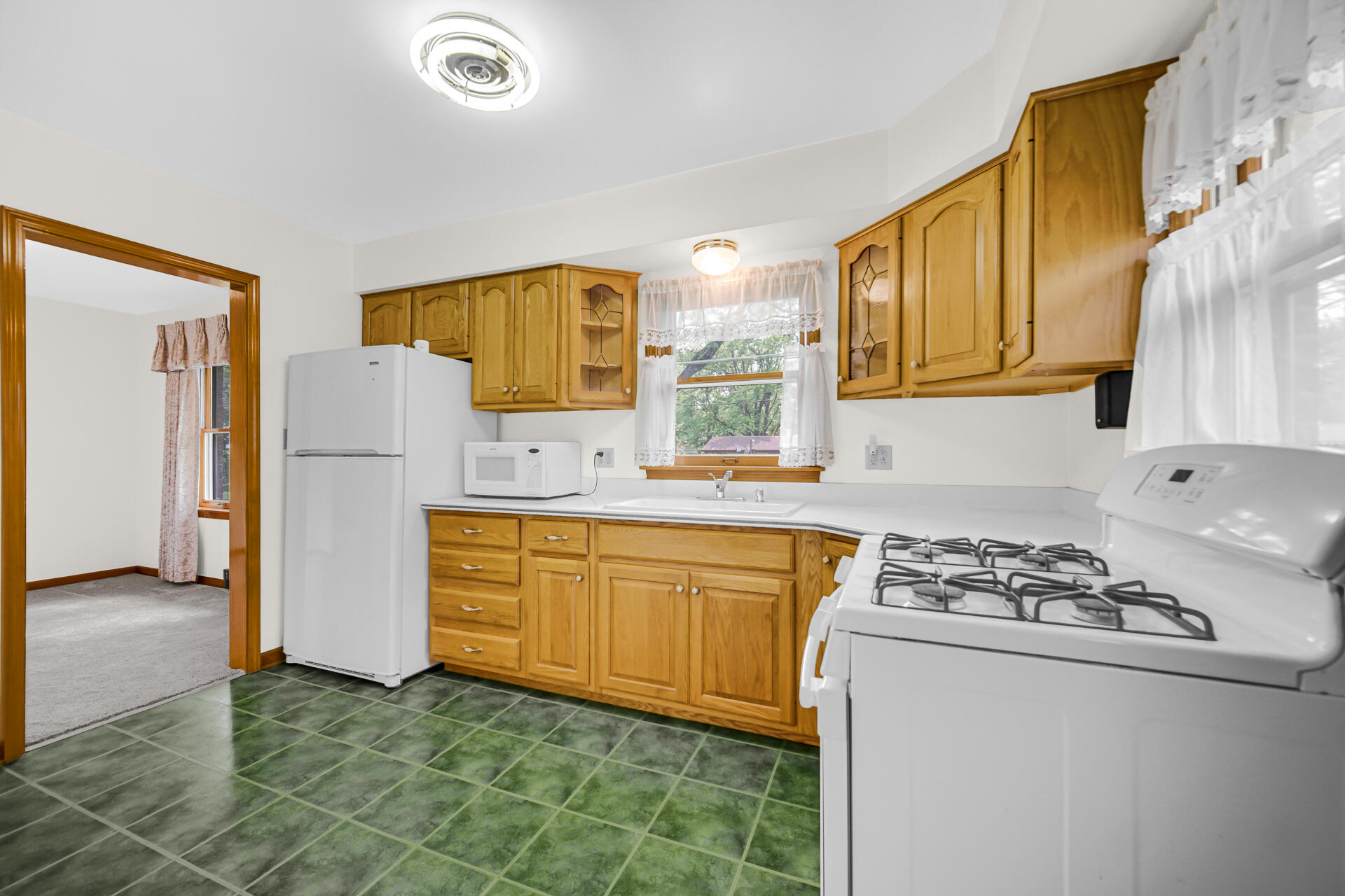 611 W Porter Avenue Property Photo 9
