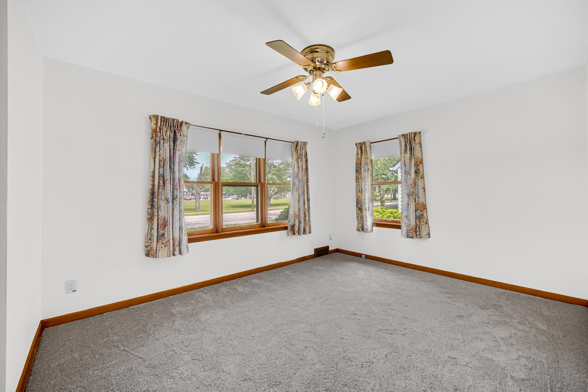 611 W Porter Avenue Property Photo 10