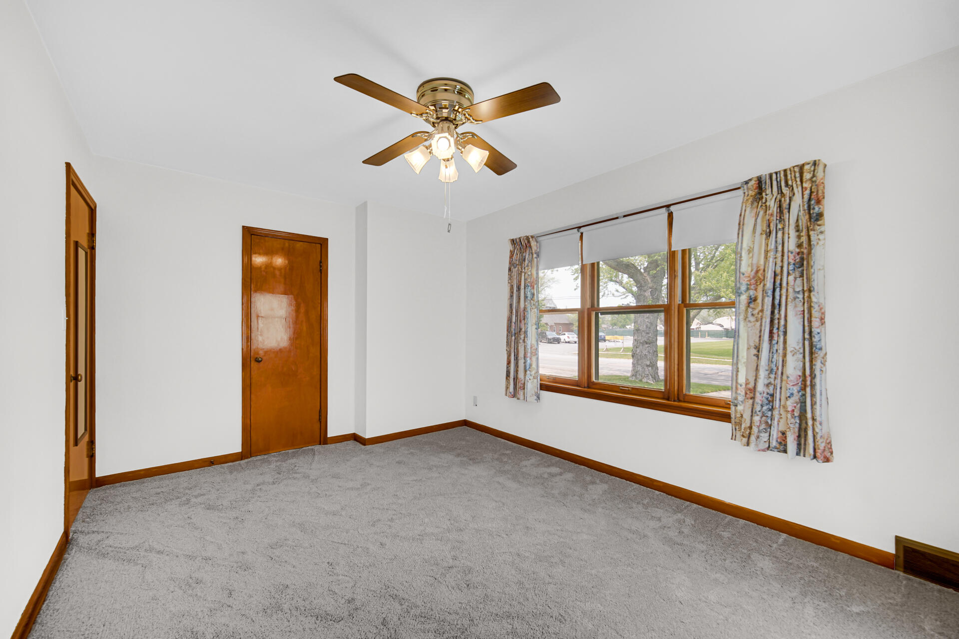 611 W Porter Avenue Property Photo 12
