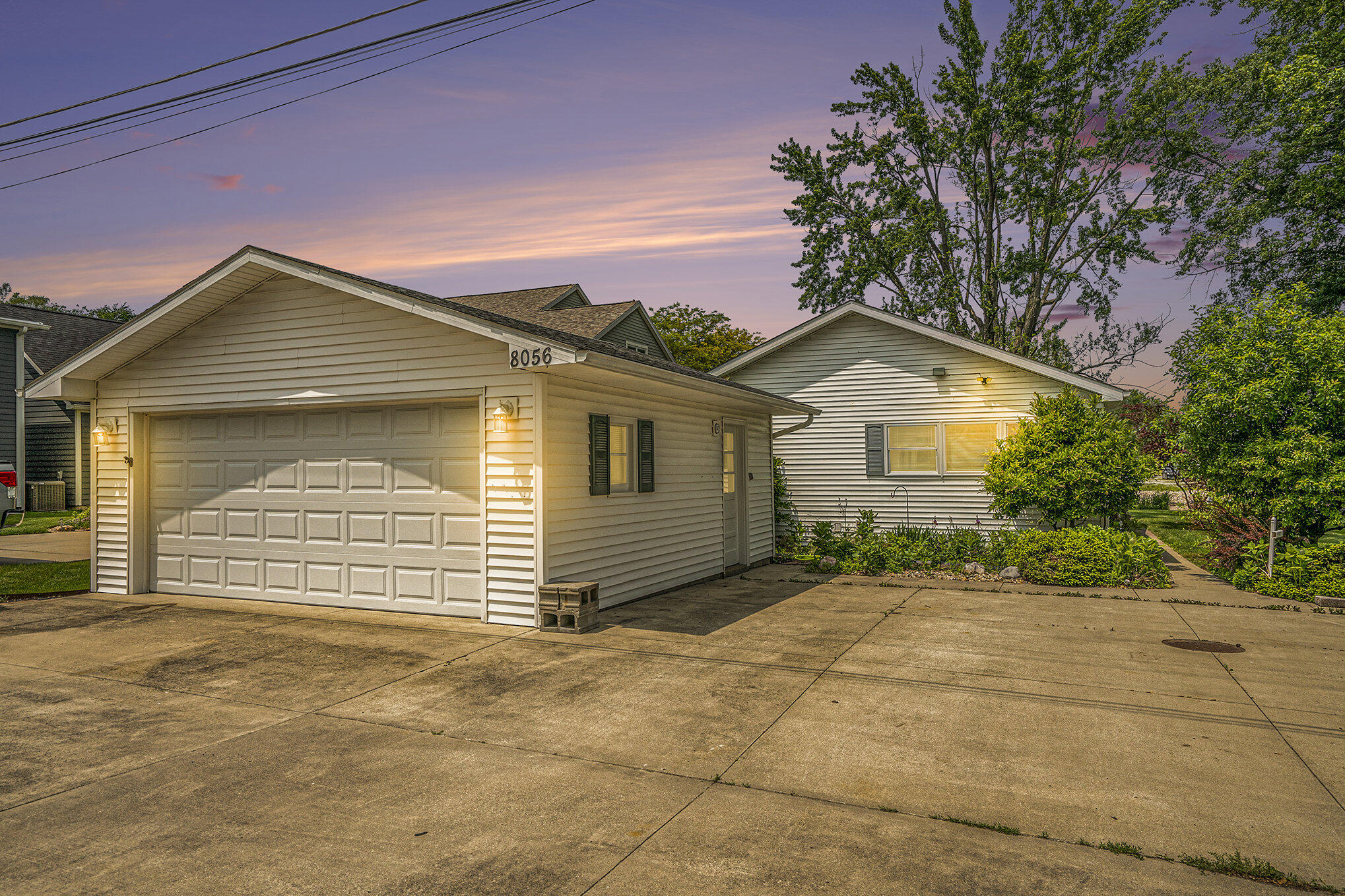8056 E North Road Property Photo 1