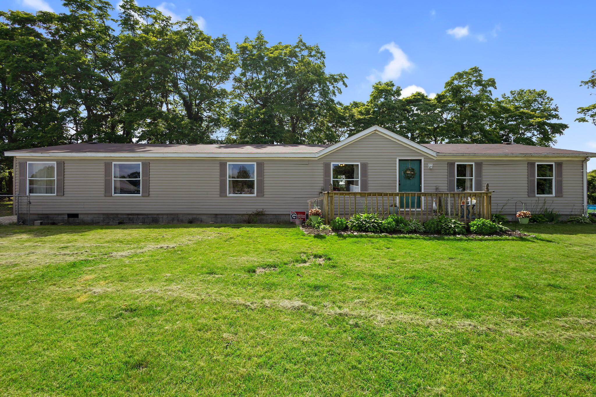 2765 Pinewood Drive Property Photo 1