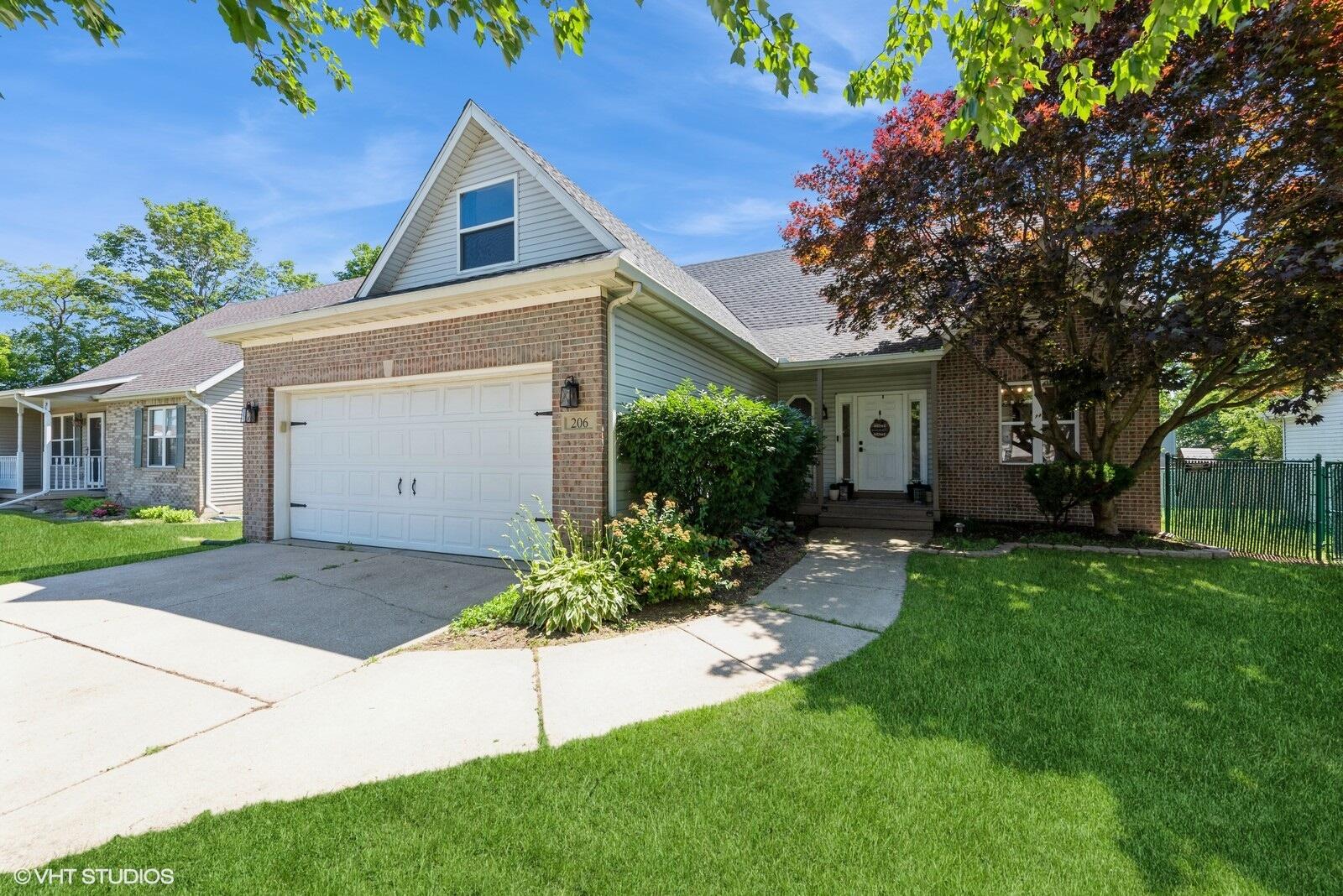 206 Parkwood Drive Property Photo 1