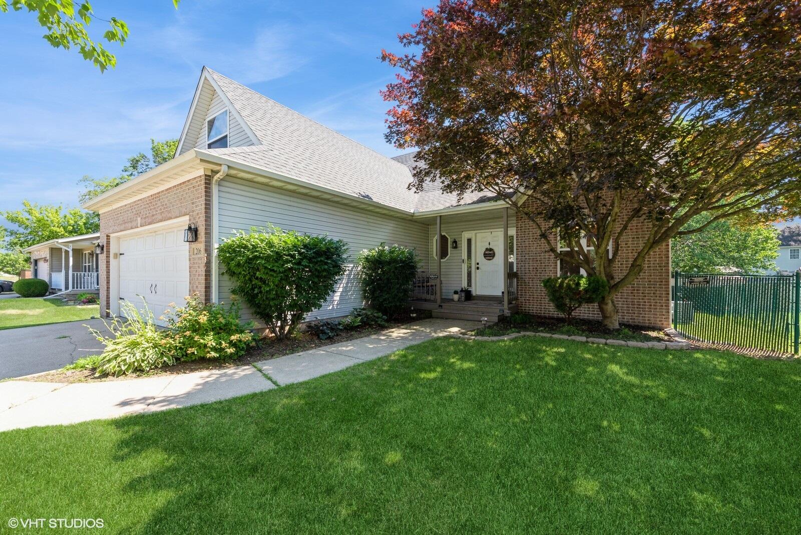 206 Parkwood Drive Property Photo 2