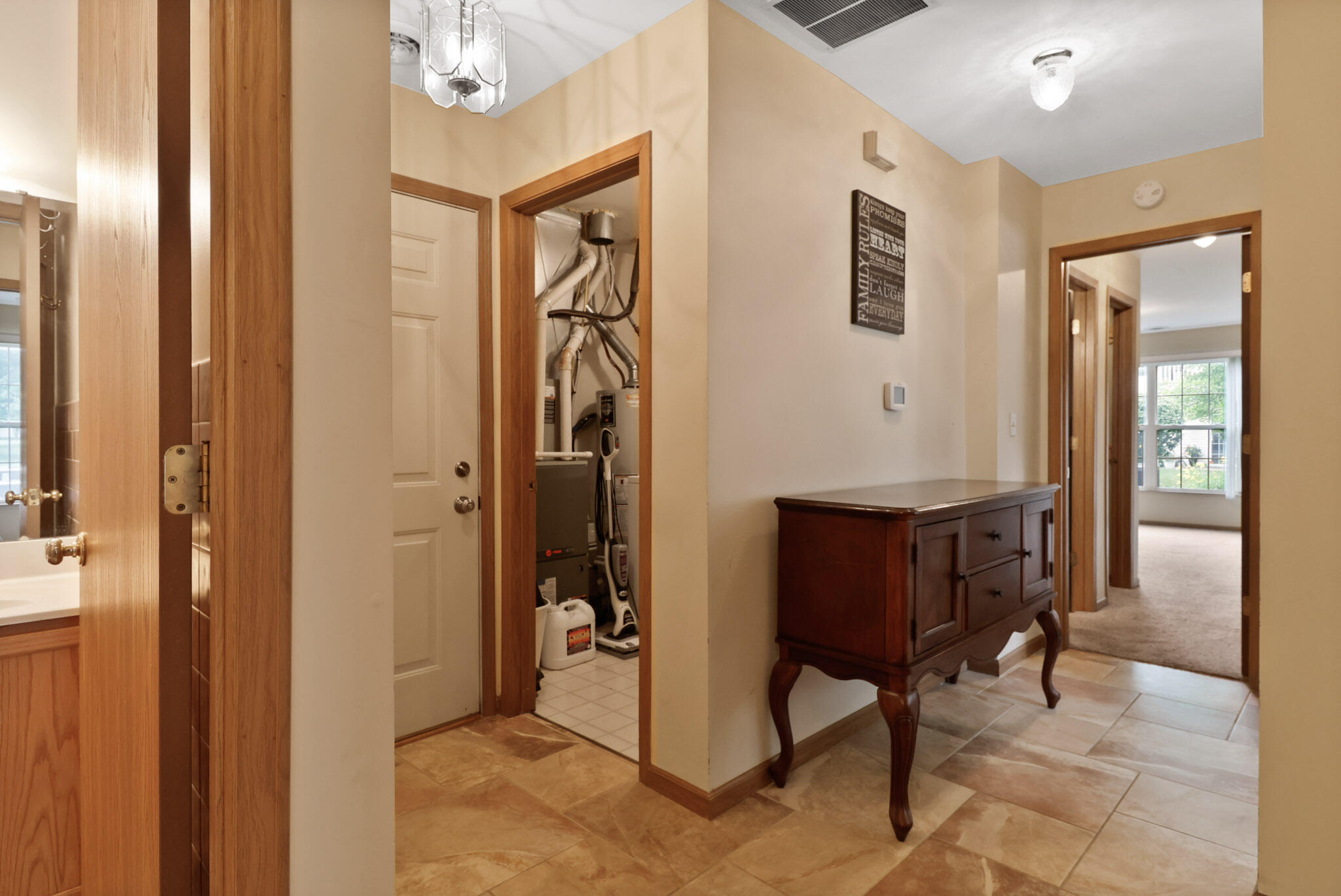 856 Edgewood Glen Drive Property Photo 3