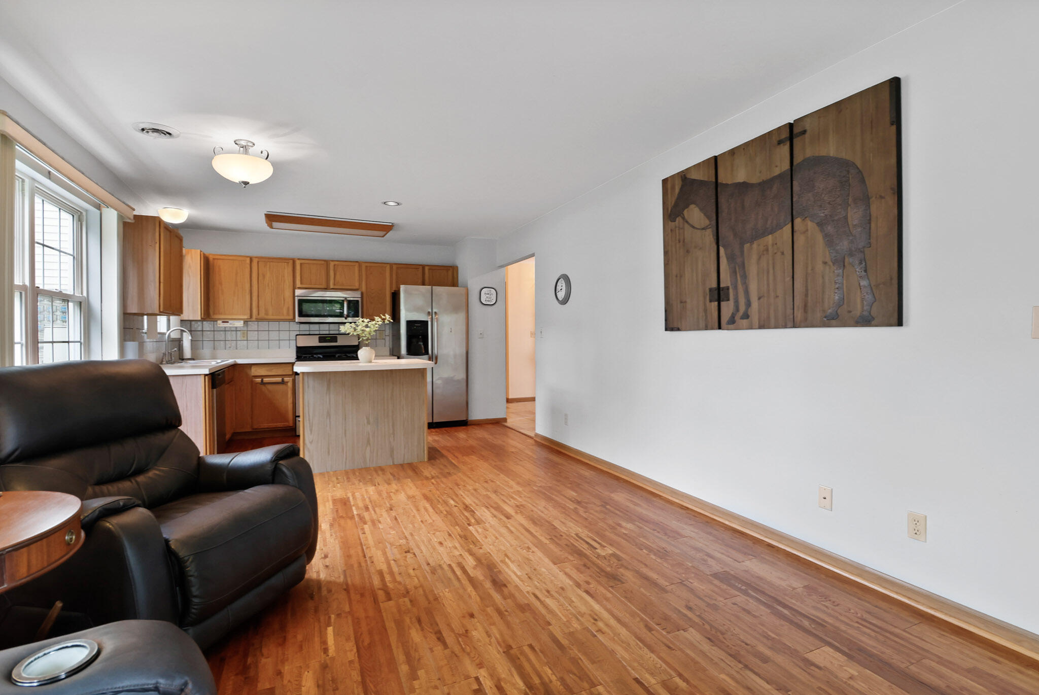 856 Edgewood Glen Drive Property Photo 8
