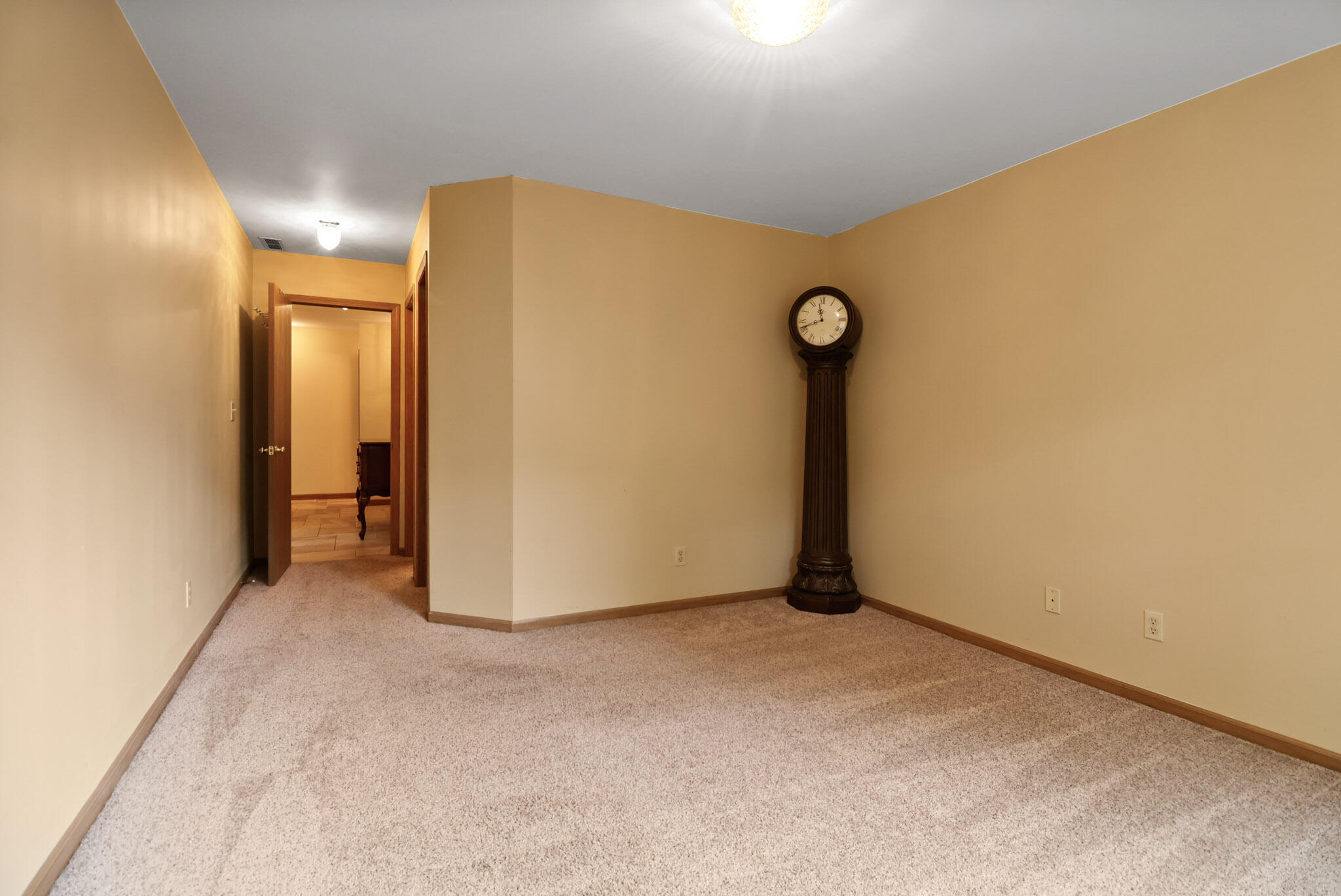 856 Edgewood Glen Drive Property Photo 11