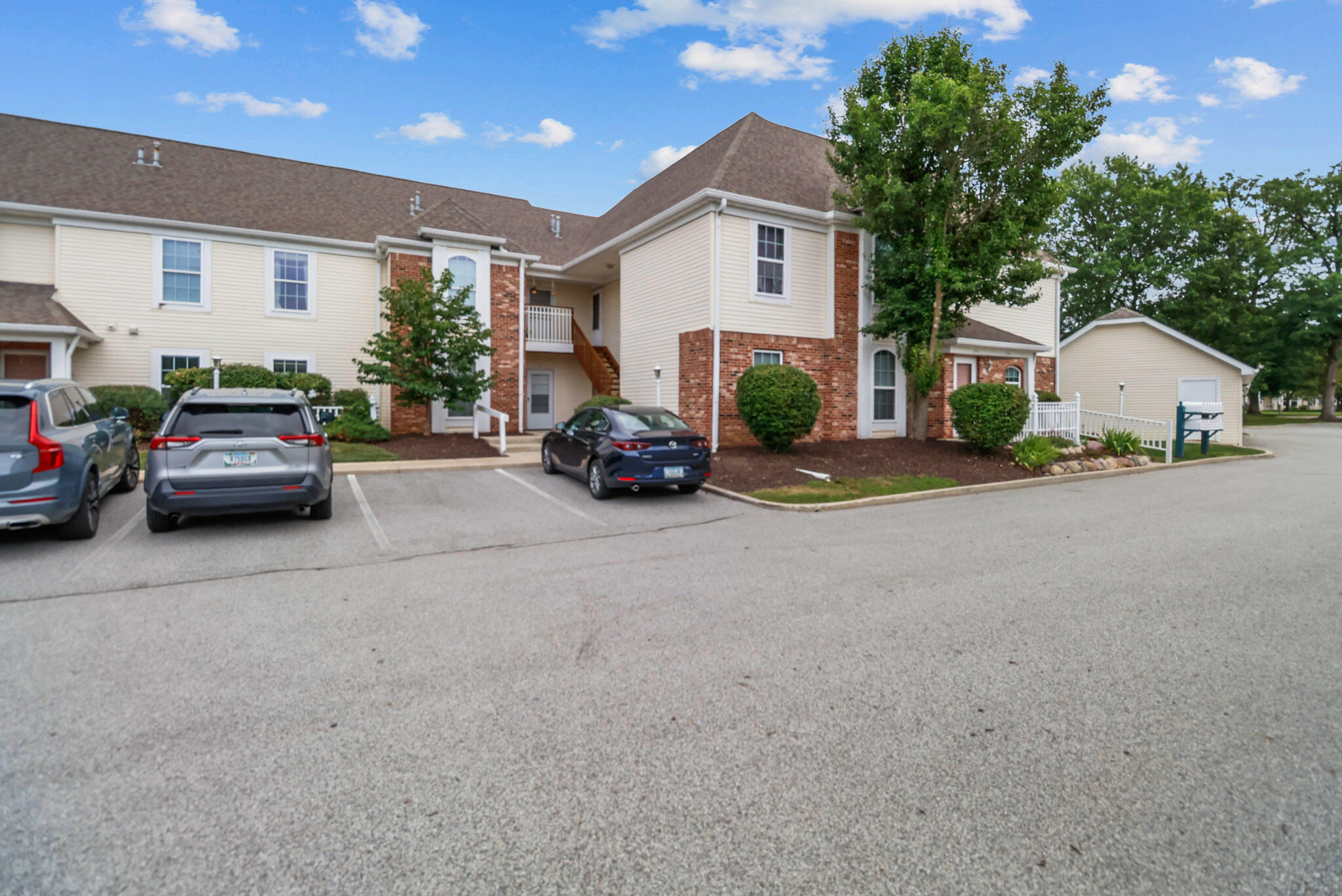 856 Edgewood Glen Drive Property Photo 22