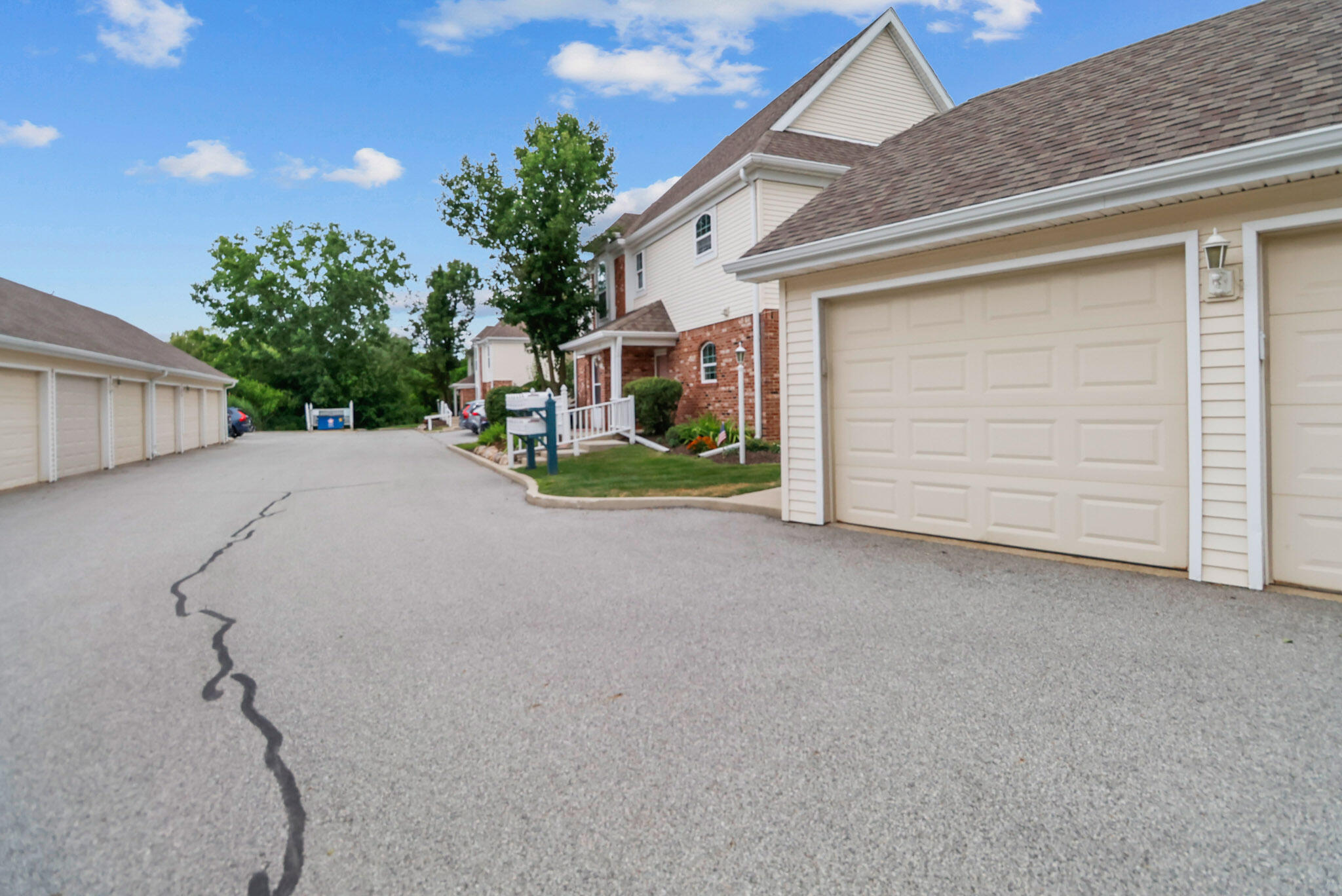 856 Edgewood Glen Drive Property Photo 23