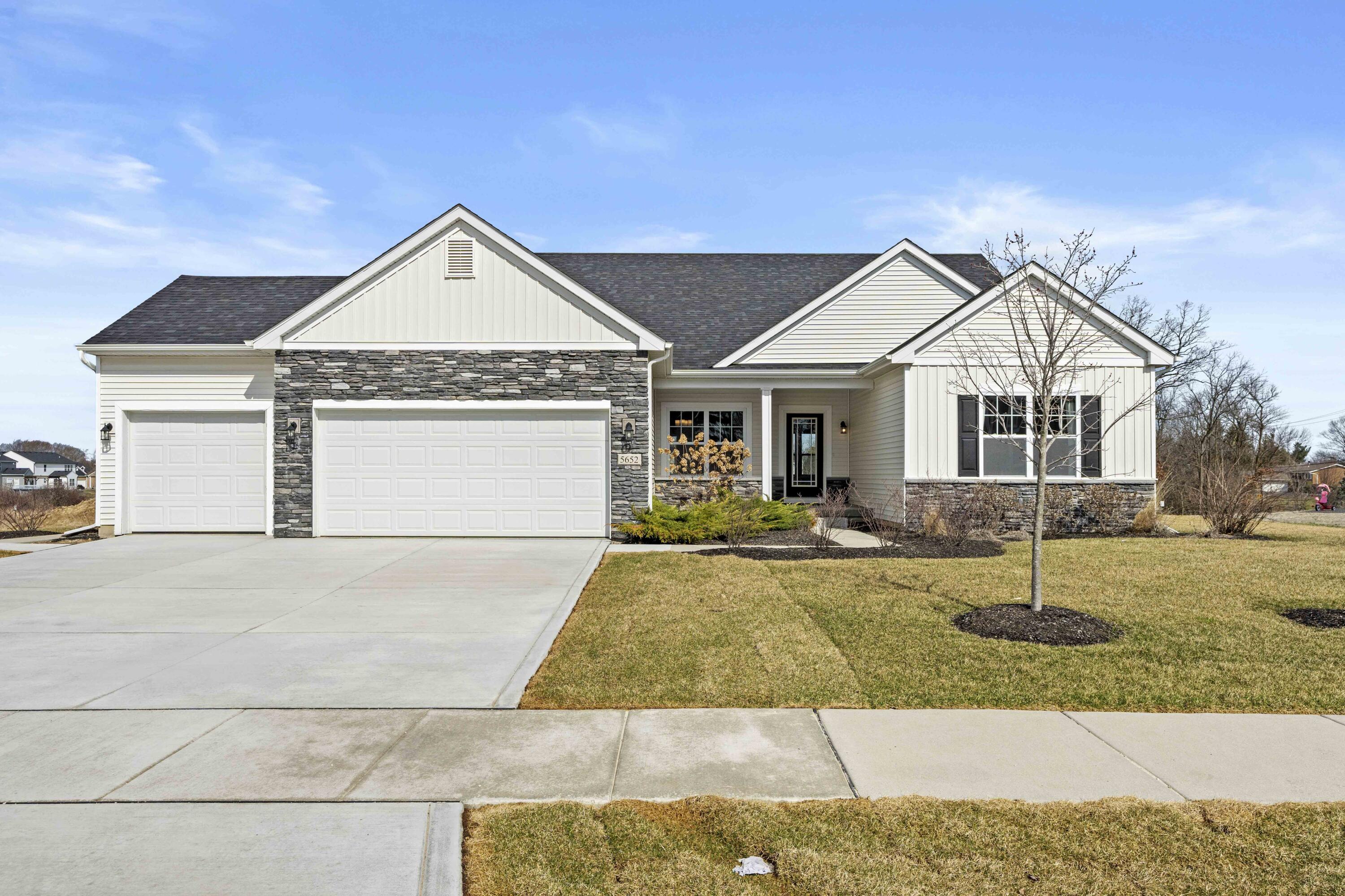 5652 Burr Rdg Circle Property Photo 1