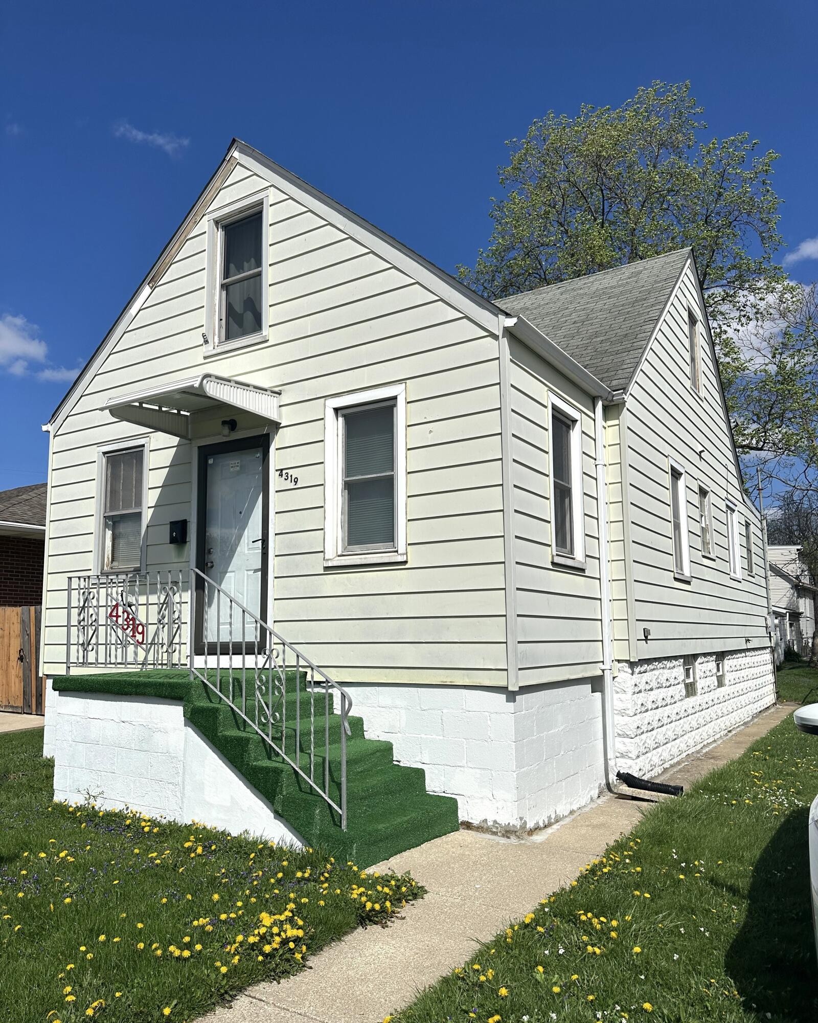 4319 Torrence Avenue Property Photo 1