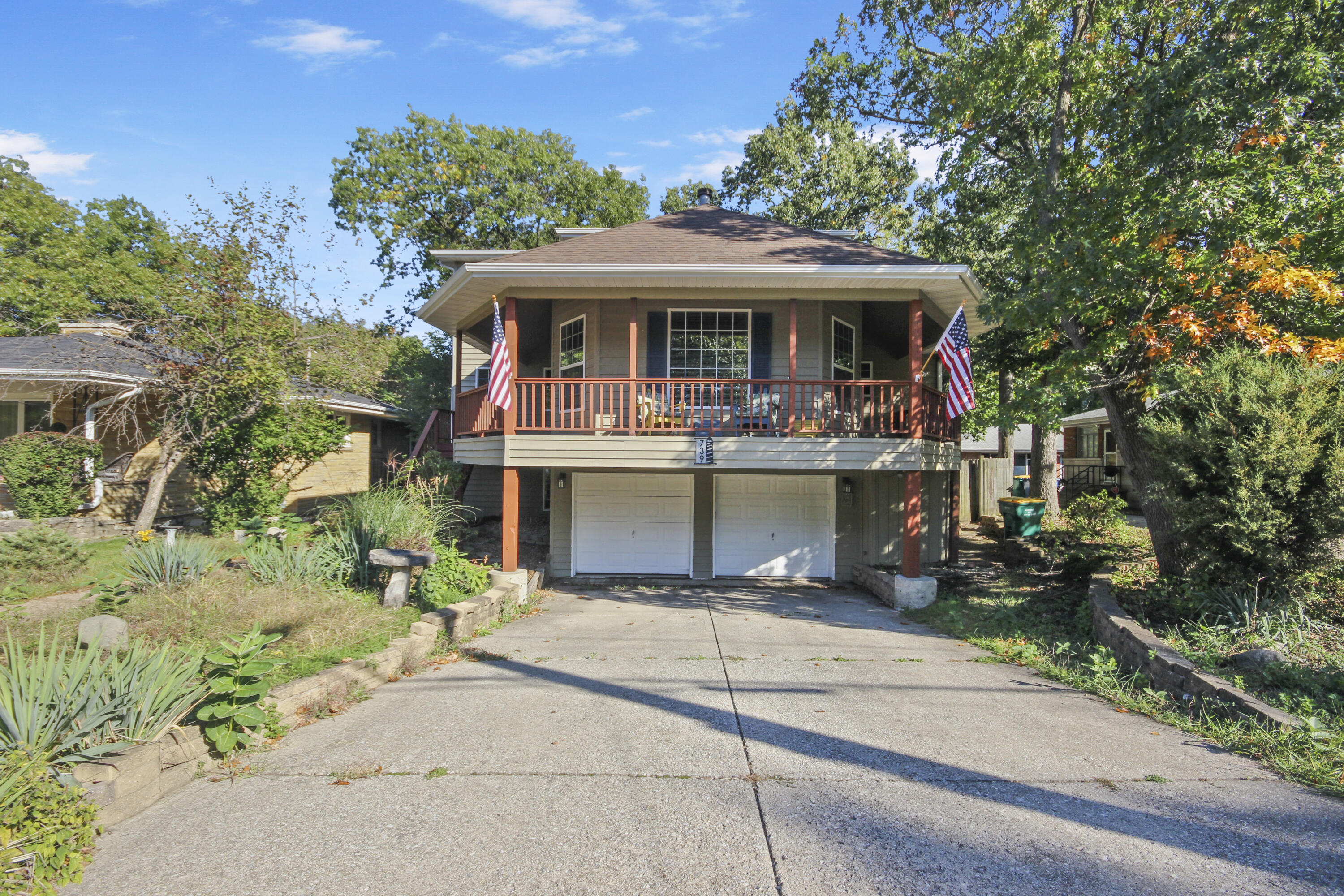 739 N Montgomery Street Property Photo 1