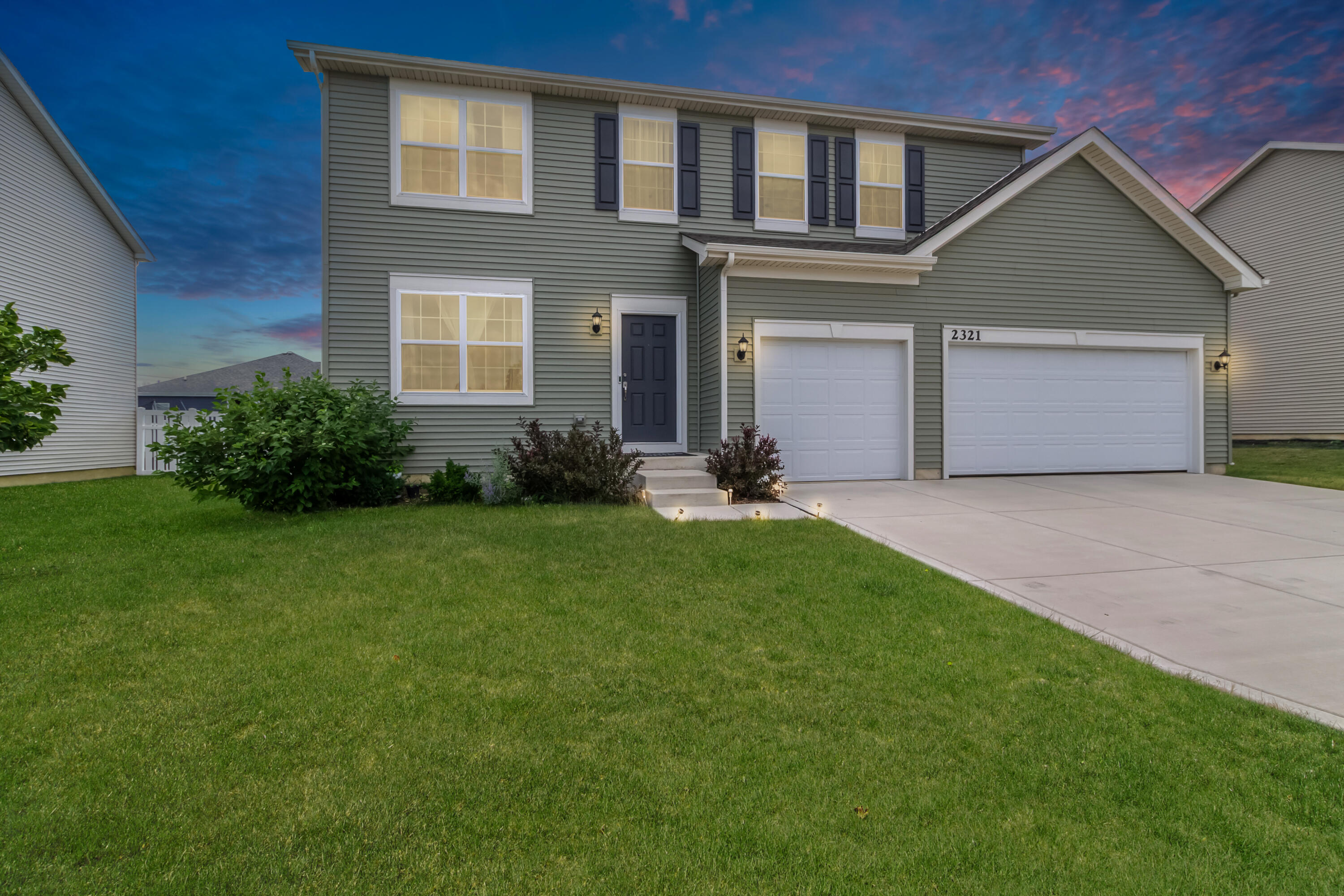 2321 Oakwood Lane Property Photo 1