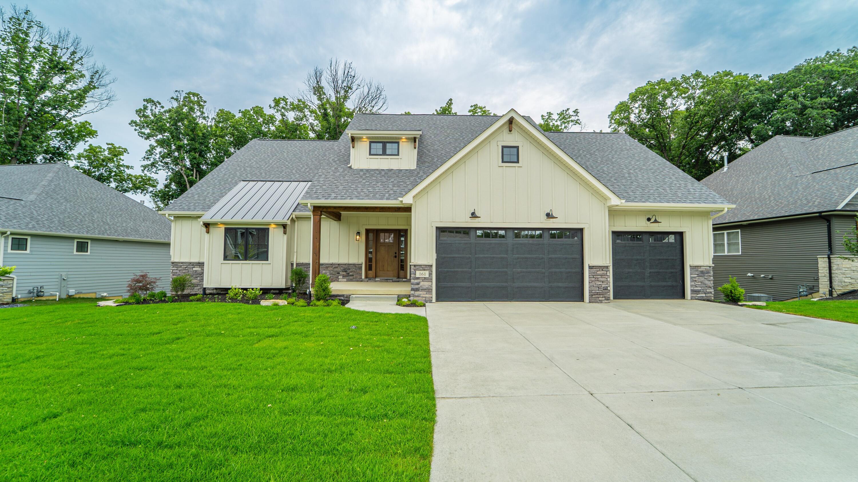 161 N Winterberry Drive Property Photo 1