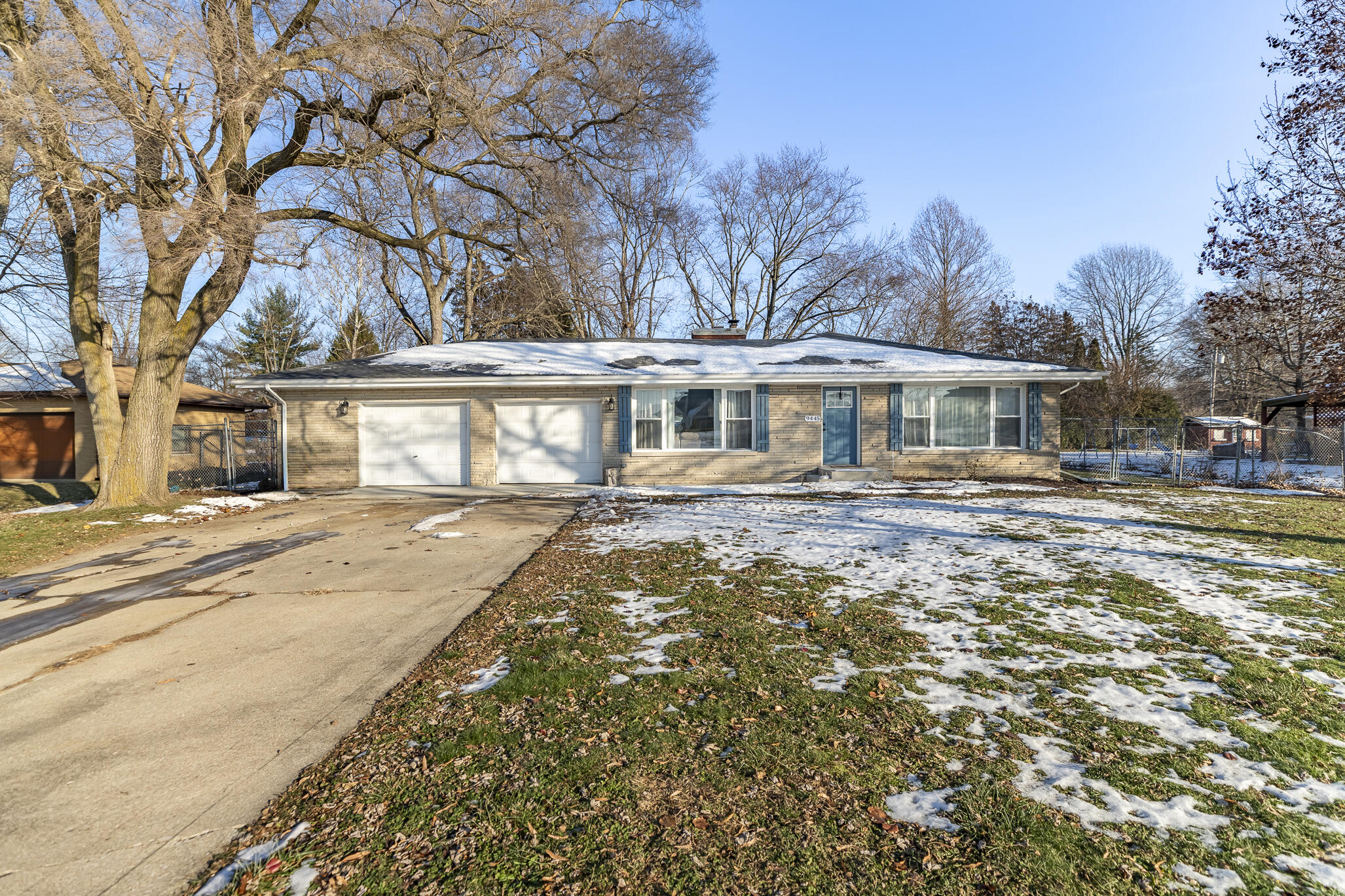9445 White Oak Avenue Property Photo 1