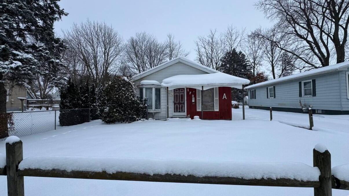123 Laurel Street Property Photo 1