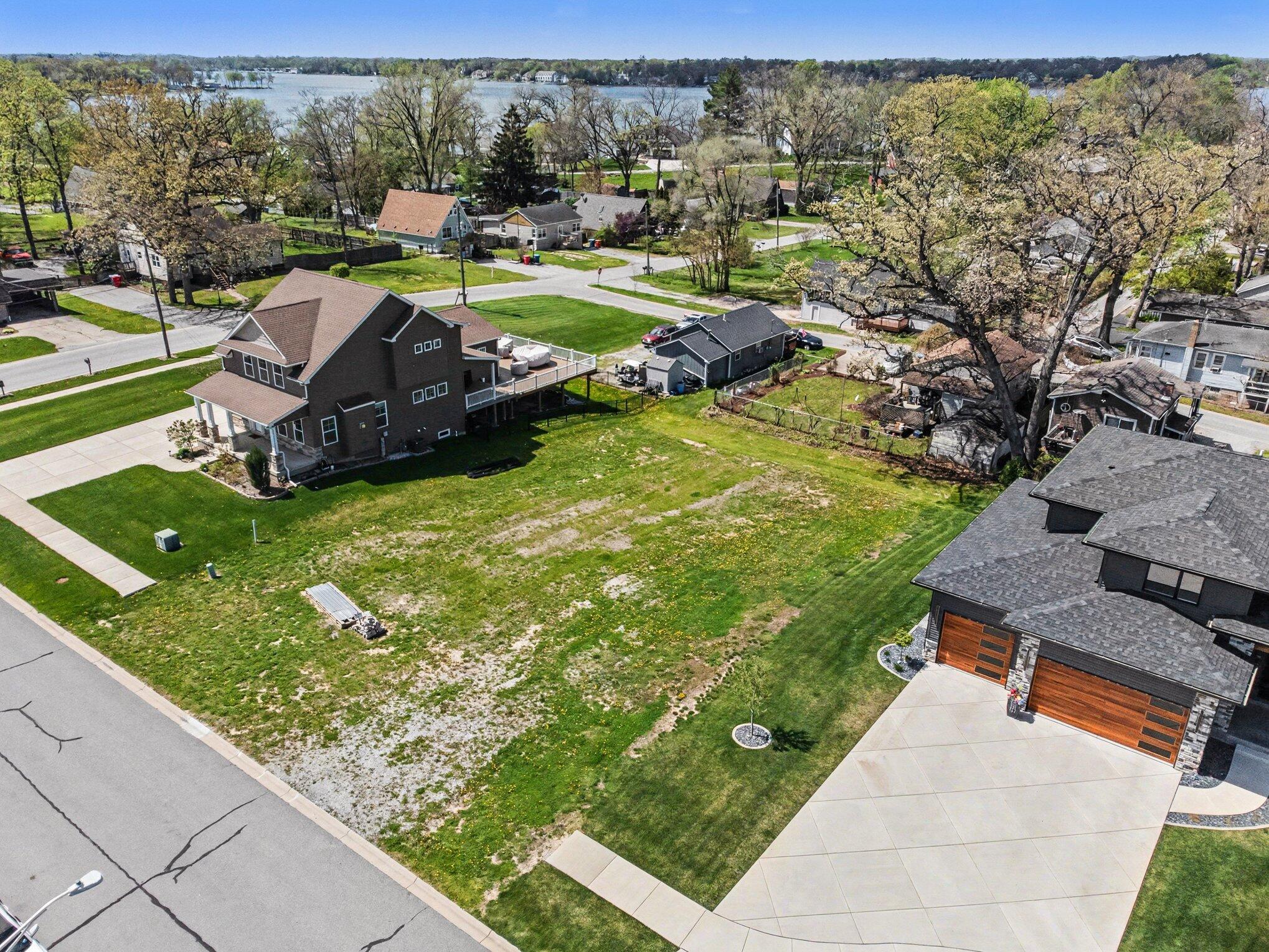 13526 Beach Place Property Photo 1