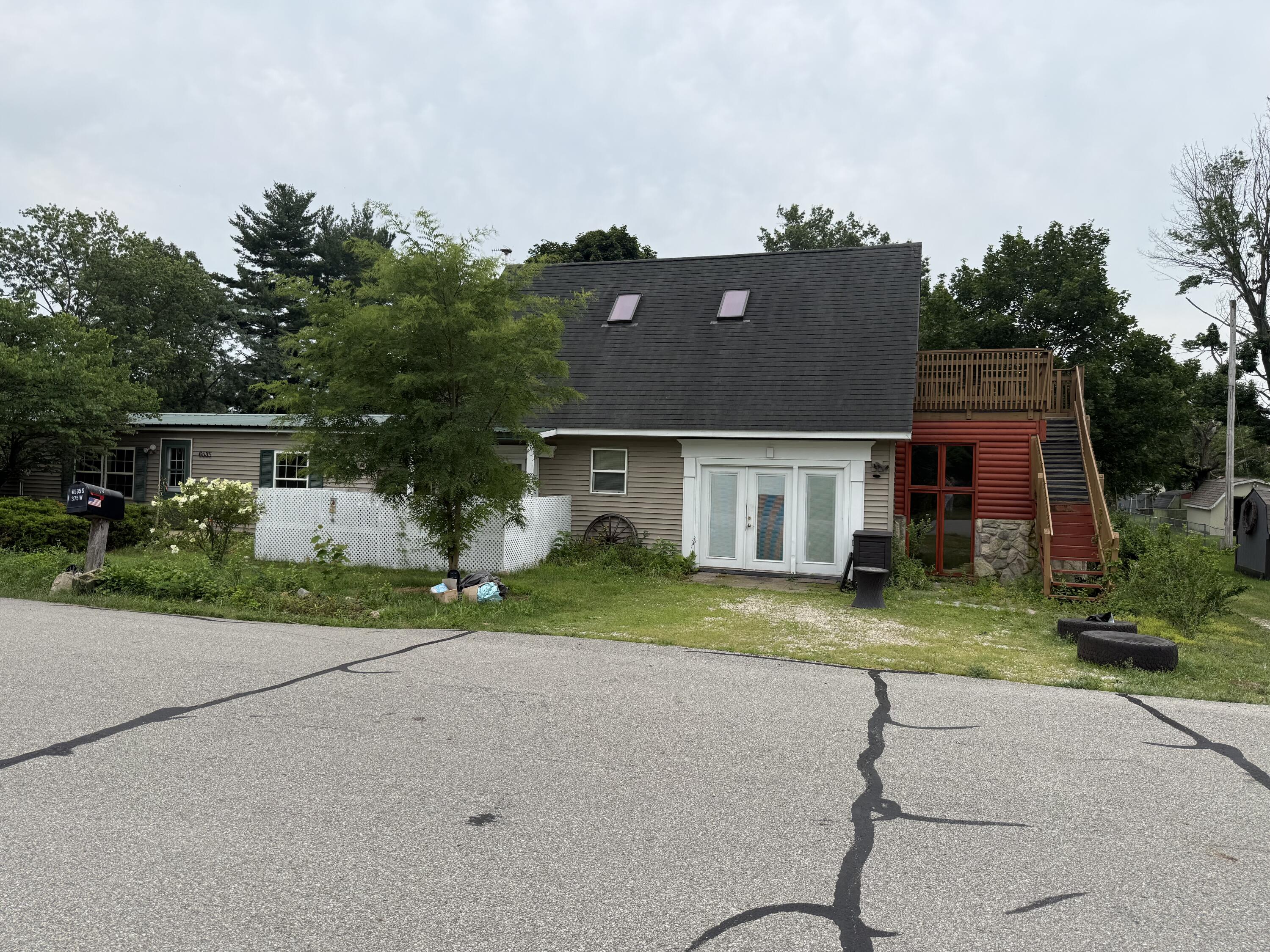 6535 S 375 Property Photo 1