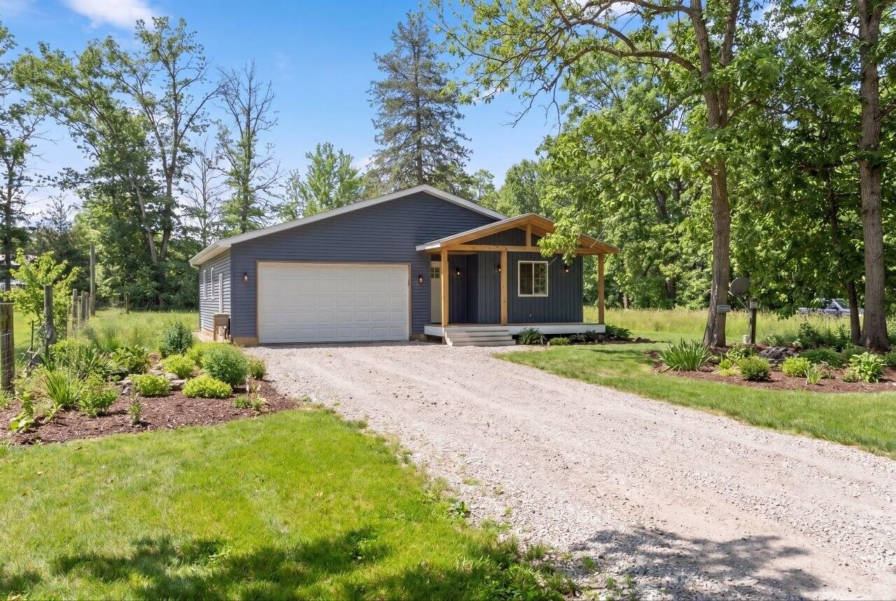 2154 In-39 Property Photo 1