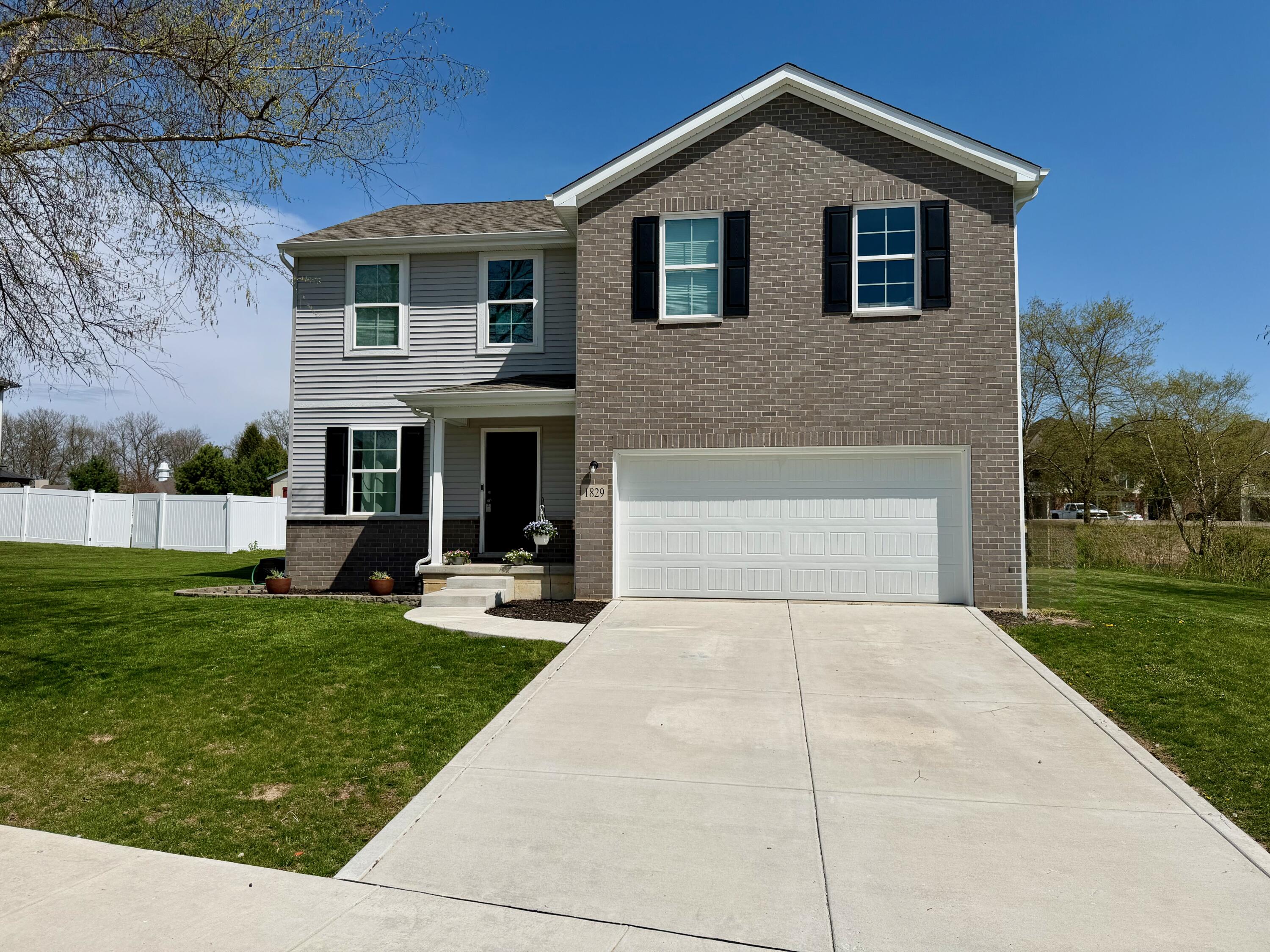 1829 S Creekside Court Property Photo 1