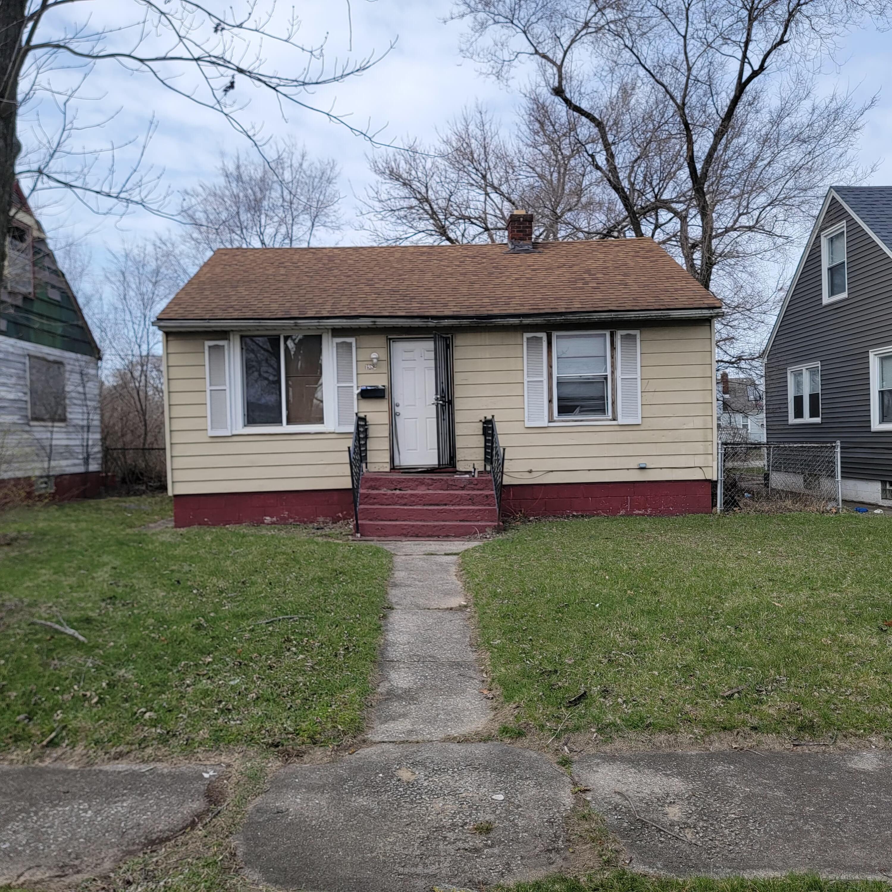 1982 Cleveland Street Property Photo 1