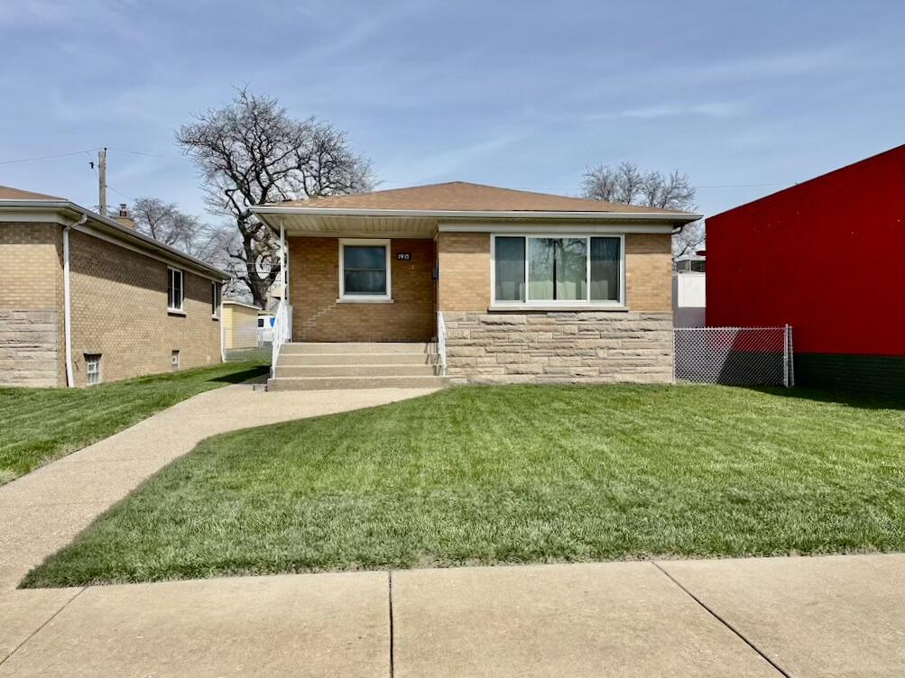 1915 169th Street Property Photo 1