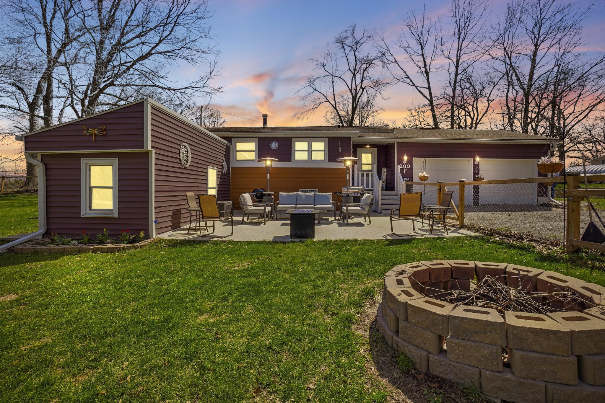 209 S Longshore Drive Property Photo 1