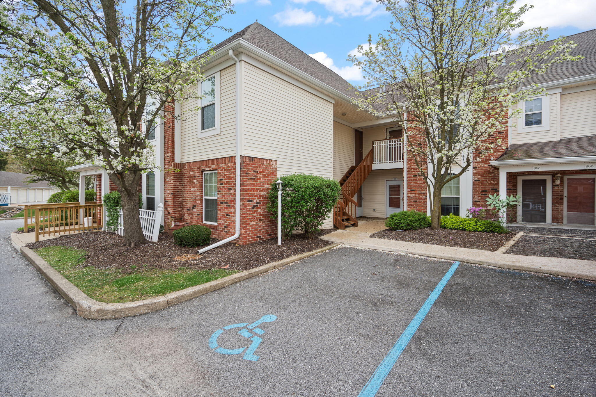 955 Misty Glen Drive Property Photo 1