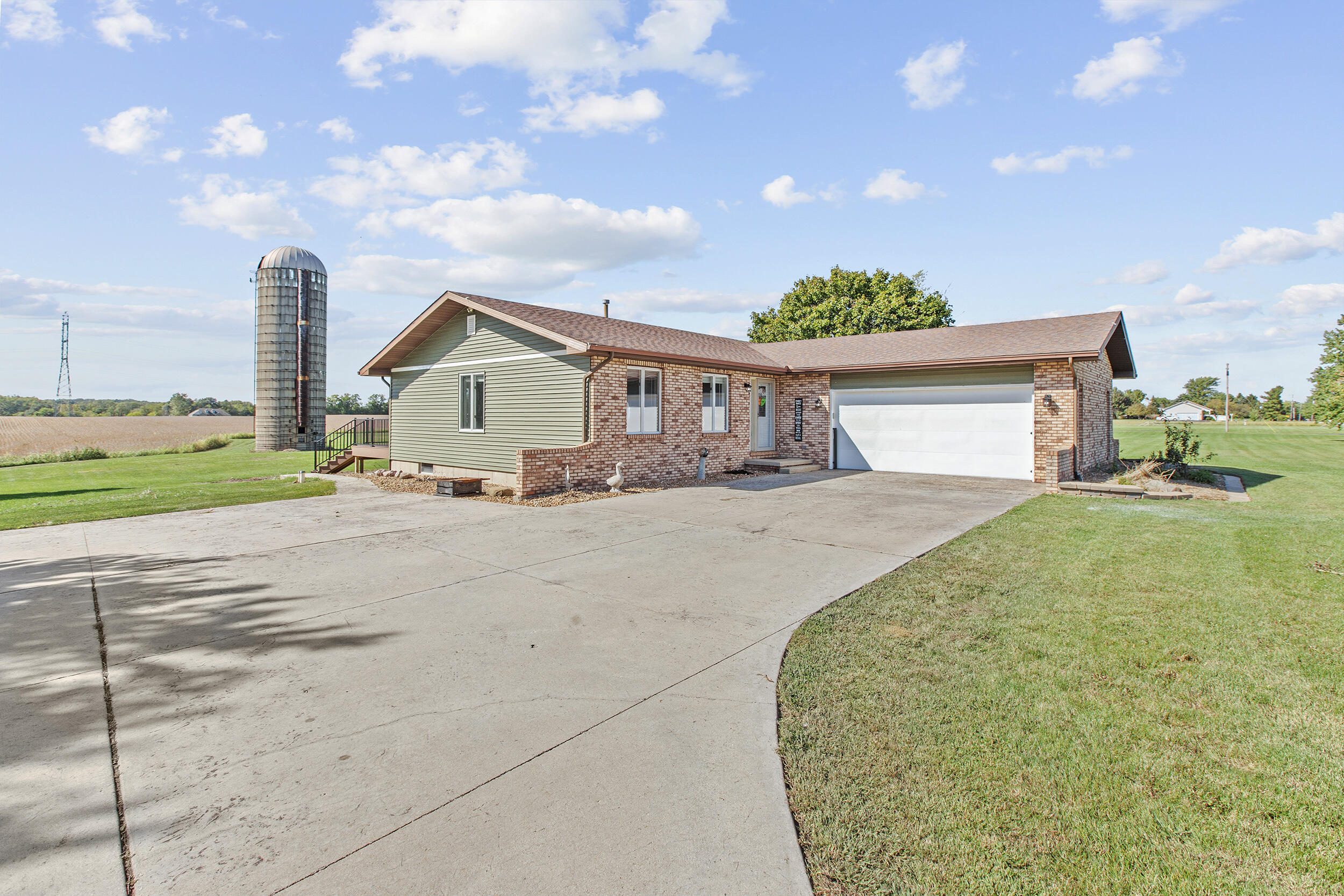 176 S 200 Property Photo 1