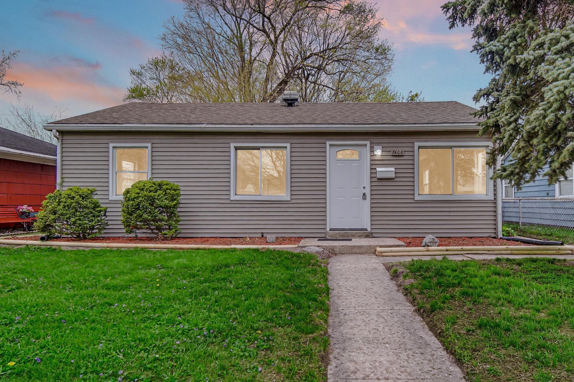 7608 Catalpa Avenue Property Photo 1