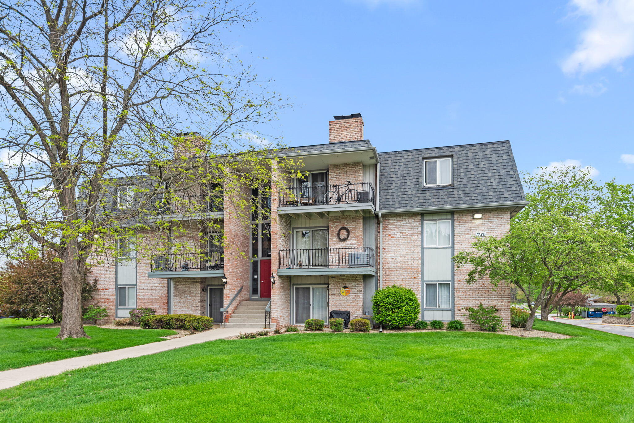 1720 Homan Drive 202