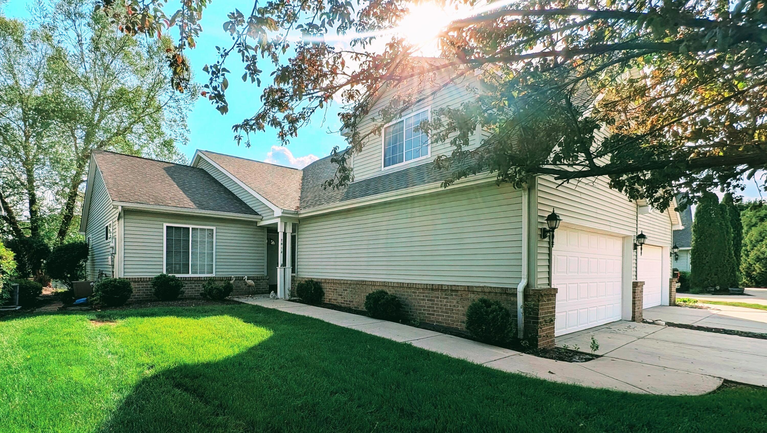 2913 Lake Pointe Drive Property Photo 1