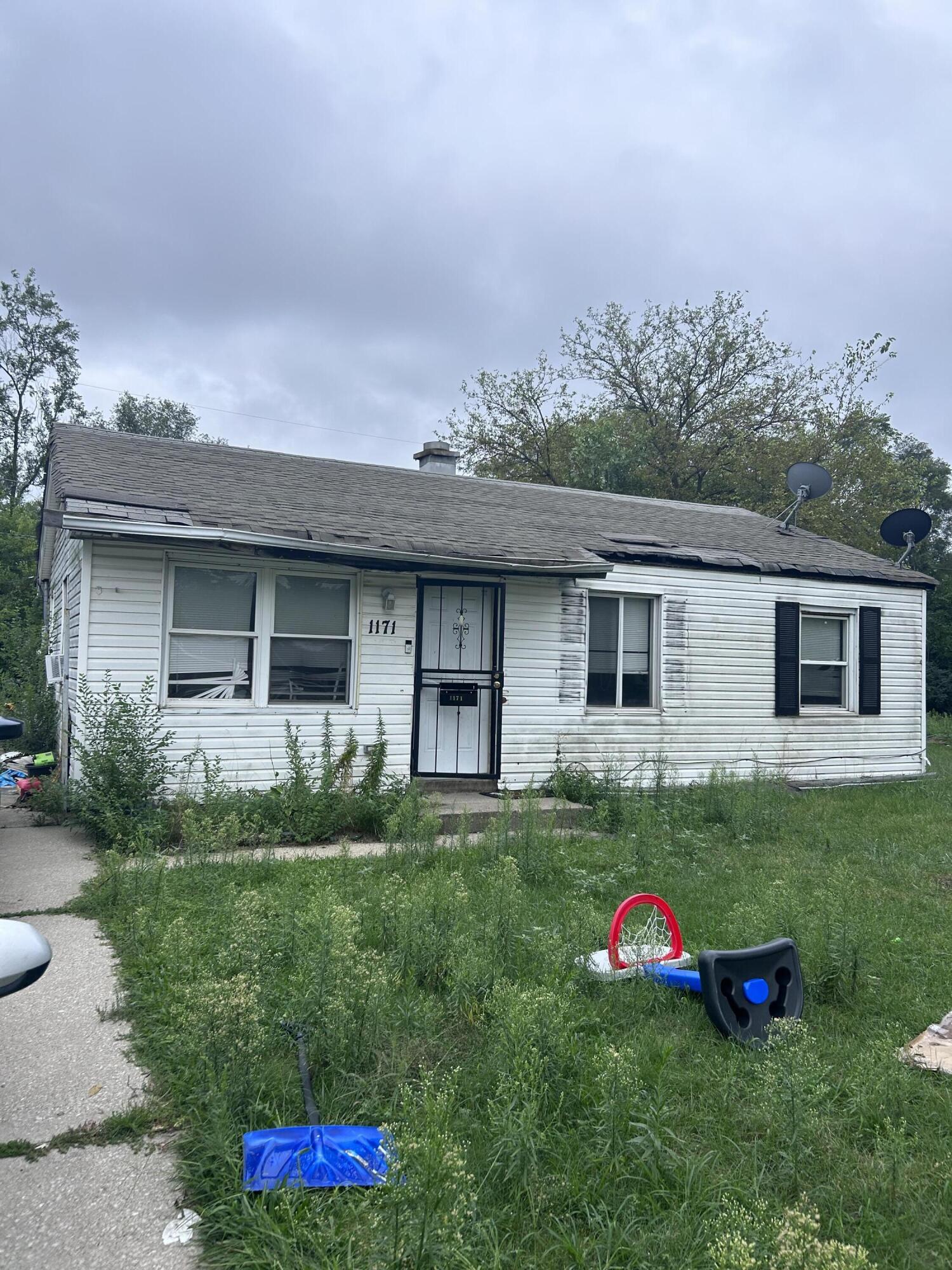 1171 Dearborn Circle Property Photo 1