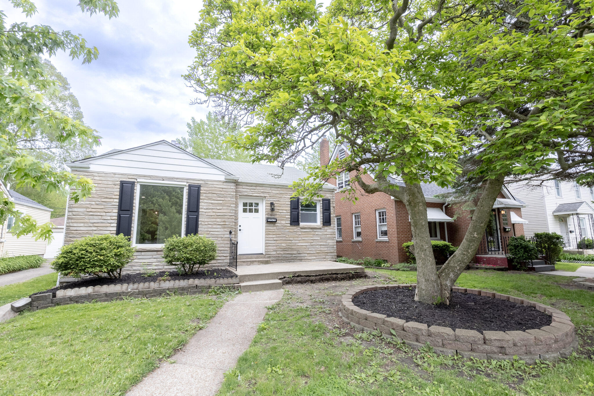 6929 Monroe Avenue Property Photo 1