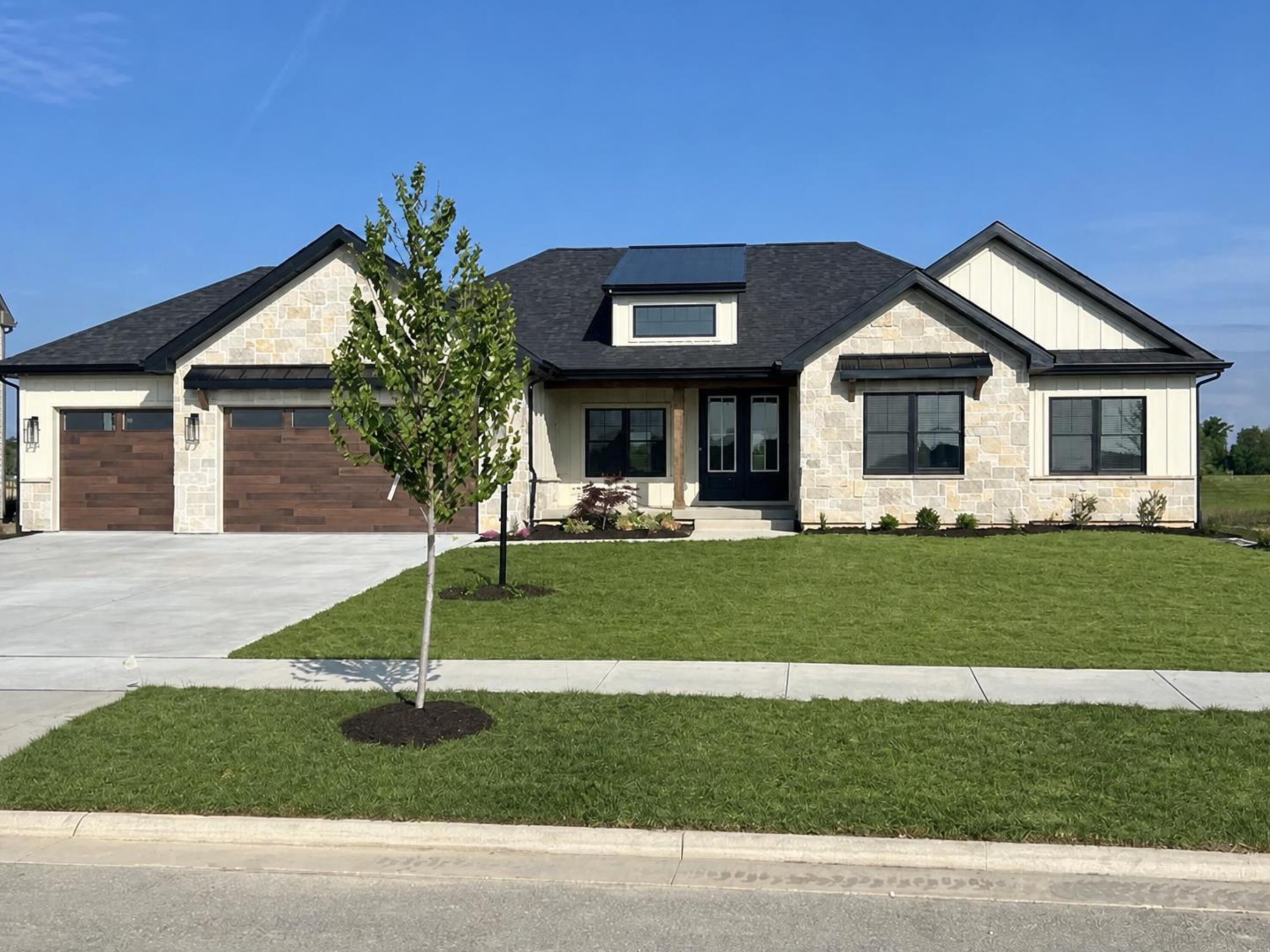 9864 Switch Grass Property Photo 1