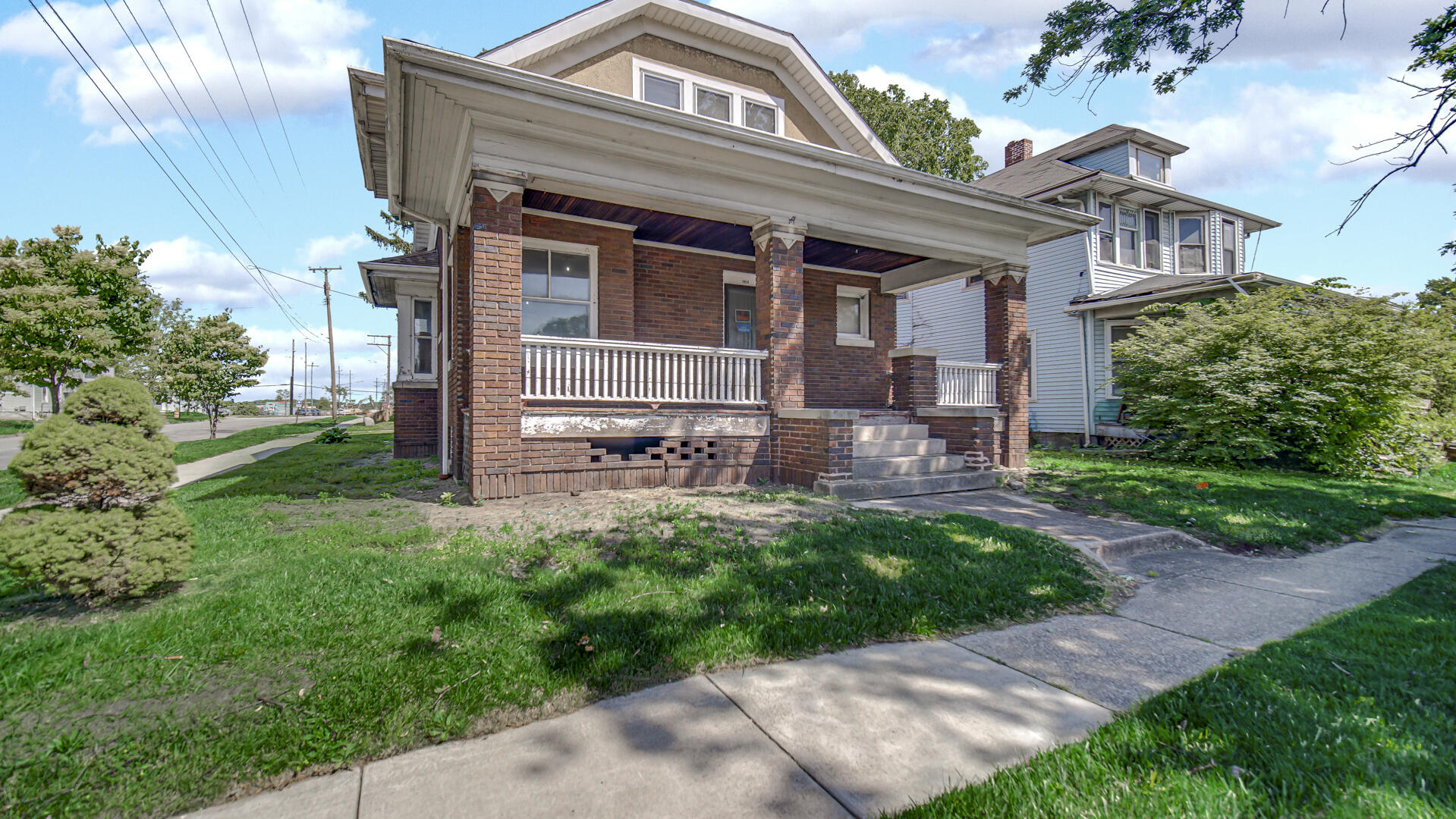 101 E Lincolnway