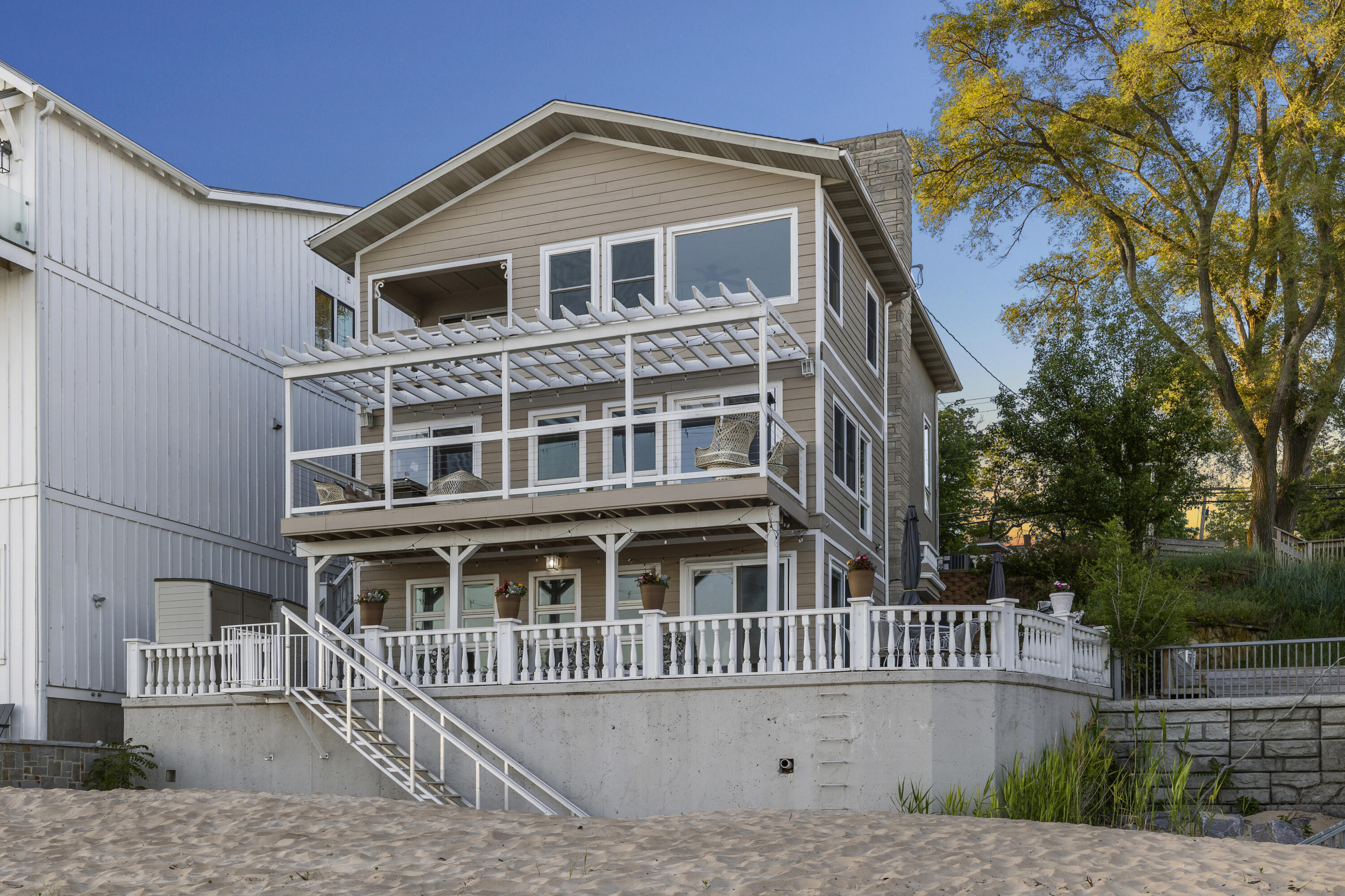 2300 Lake Shore Drive Property Photo 1