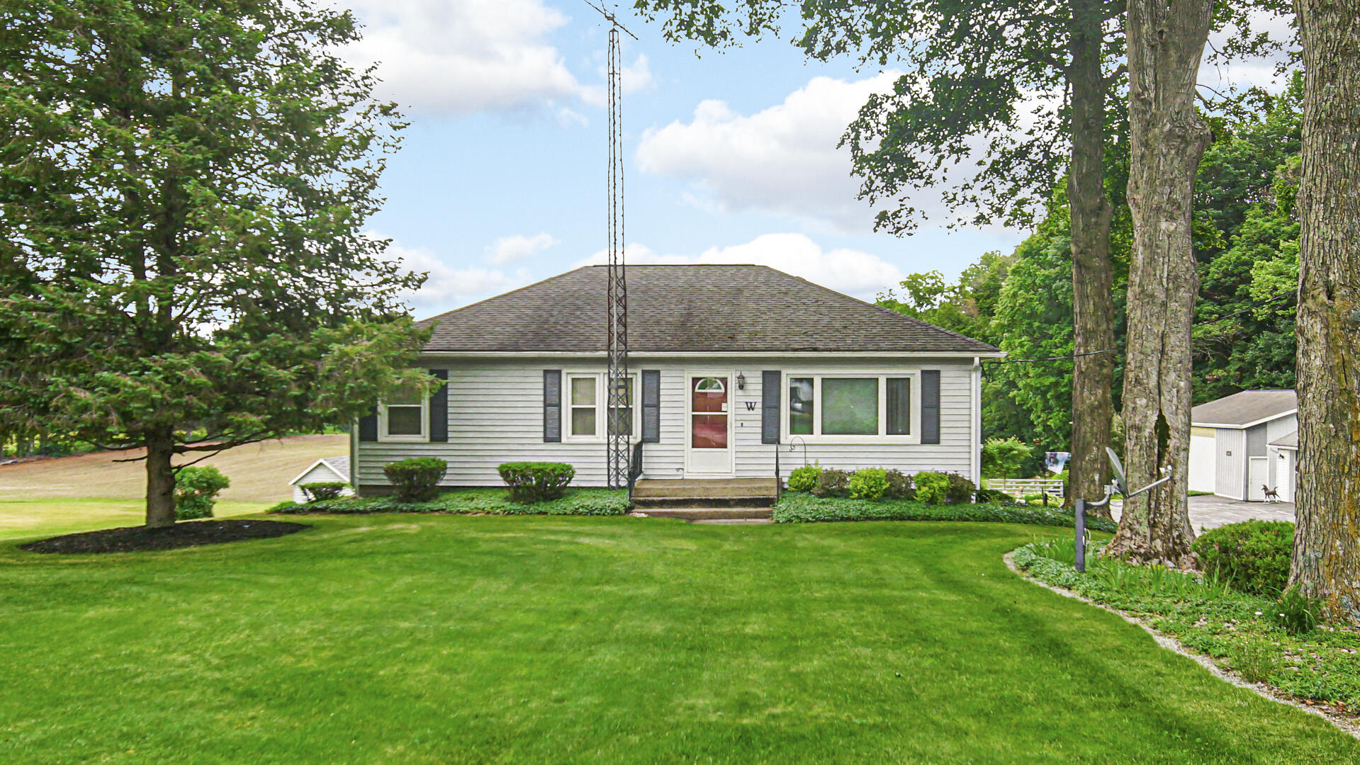 5567 N 350 Property Photo 1