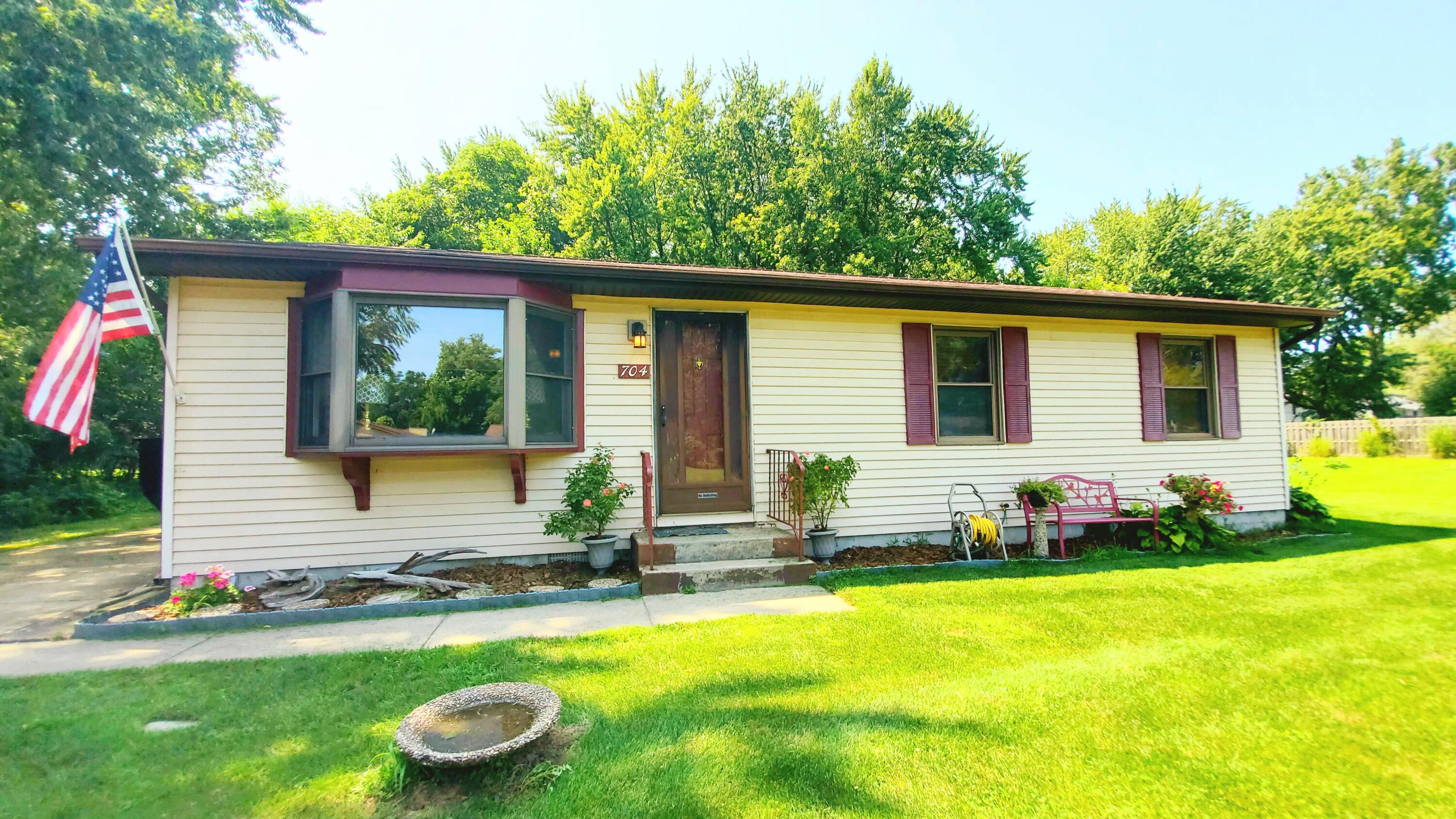 704 S 22nd Street Property Photo 1