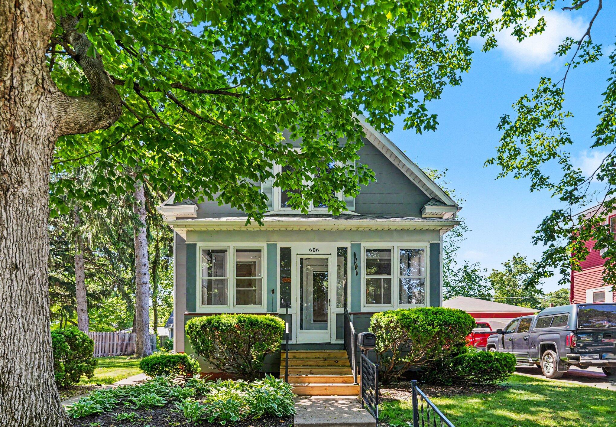 606 Division Street
