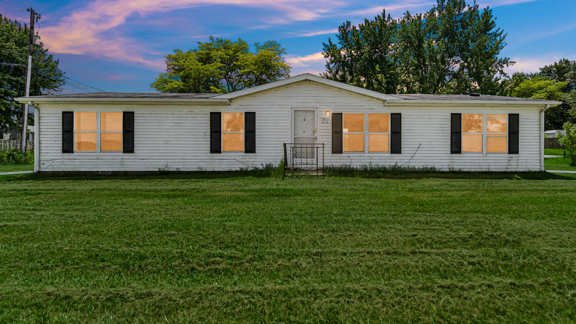 8176 W Pahs Road Property Photo 1