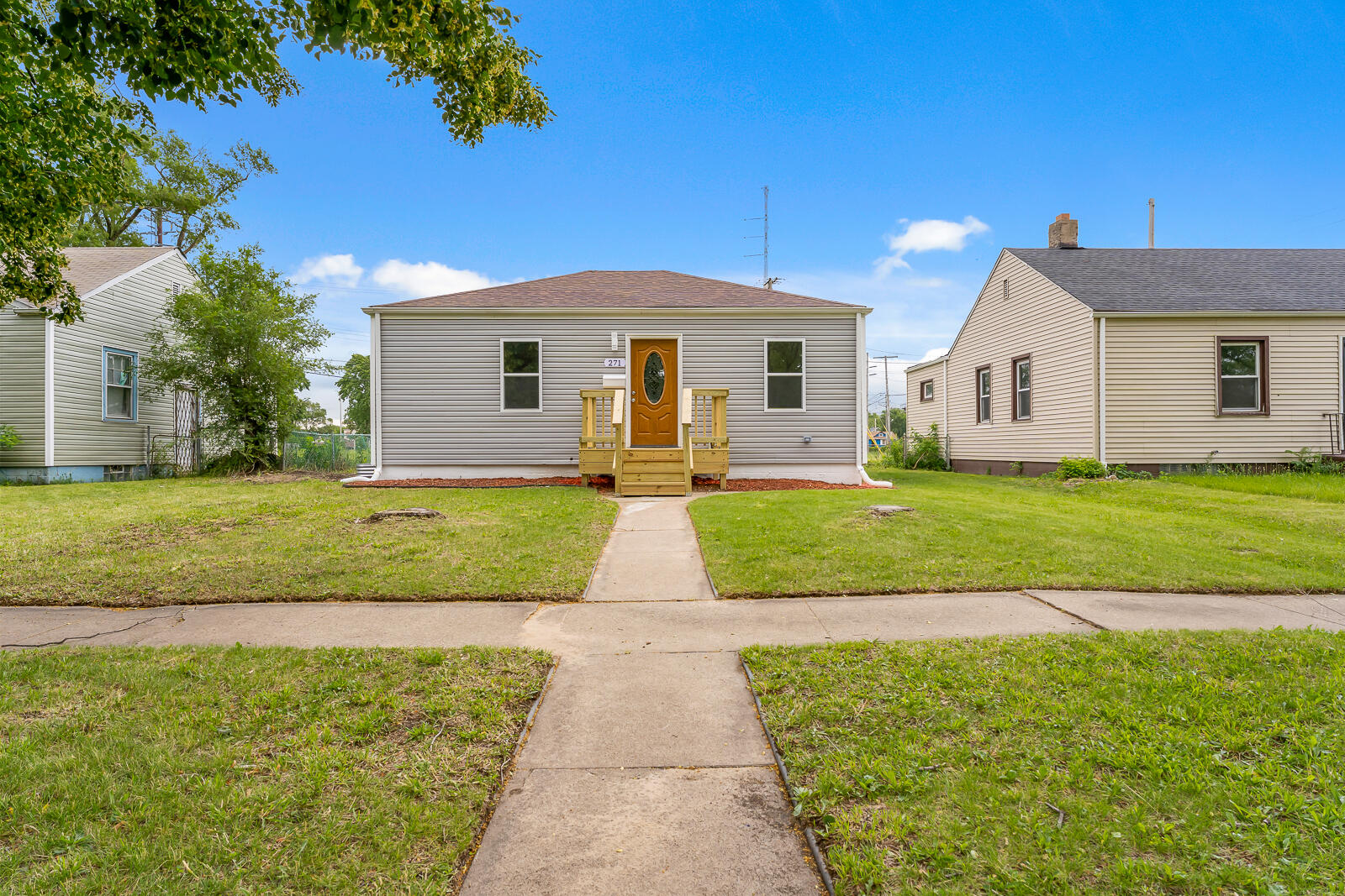 271 Lincoln Street Property Photo 1