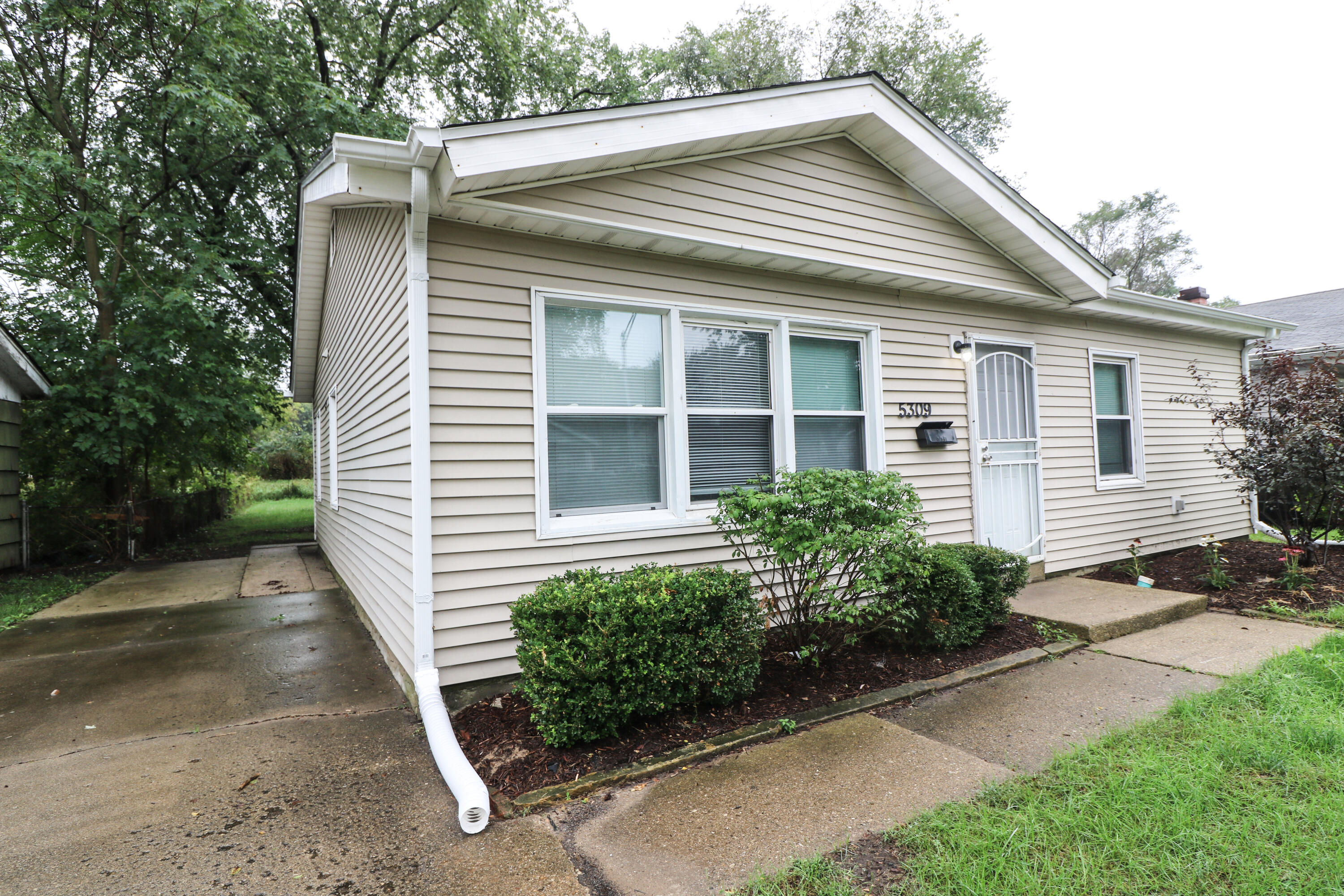 5309 E 13th Place Property Photo 1