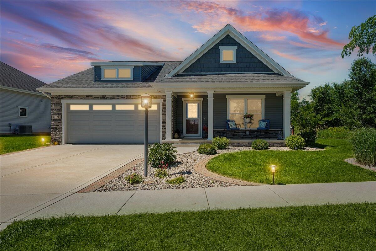 40 N Prairie Parkway